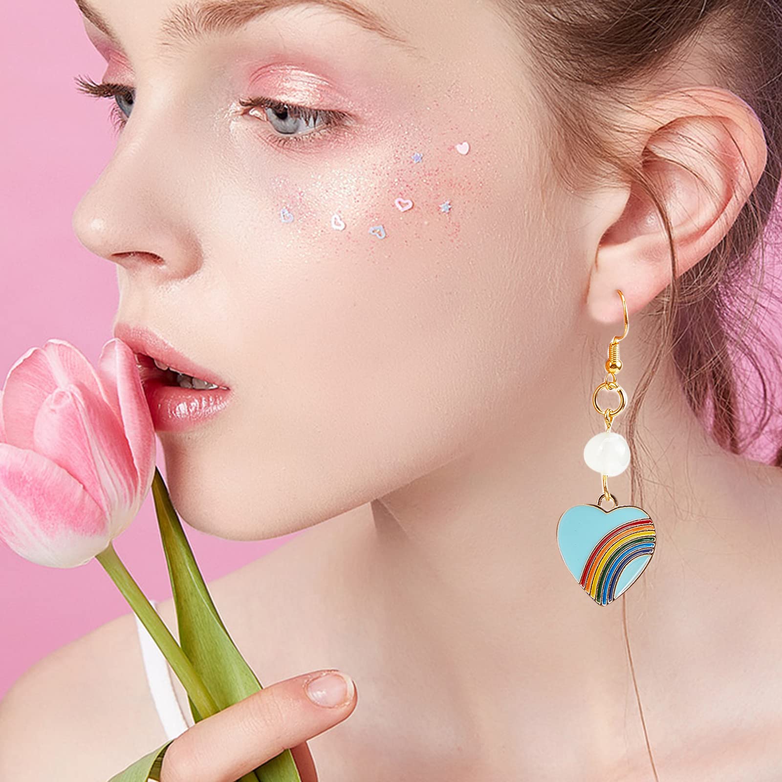 NBEADS 32 Ciondoli A Cuore Smaltati – 4 Colori Con Arcobaleno, Placcati Oro, Per Gioielli Fai Da Te