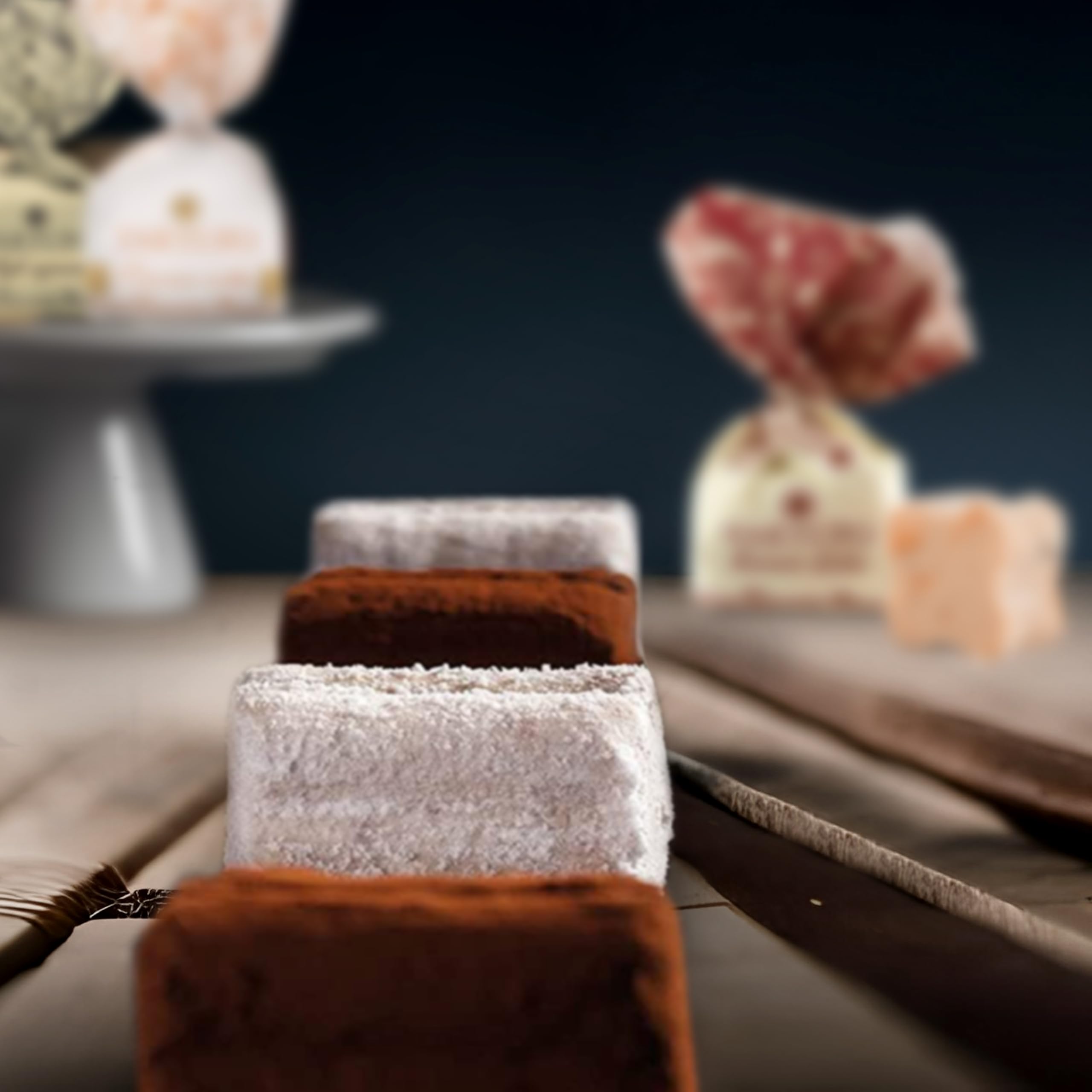 Antica Torroneria Piemontese Panna Cotta, 1kg – Feinste exquisite Italienische Trüffelpralinen, Glutenfrei & Köstlich, Ideal als Edle Geschenkidee - 70 Stück, je 14g