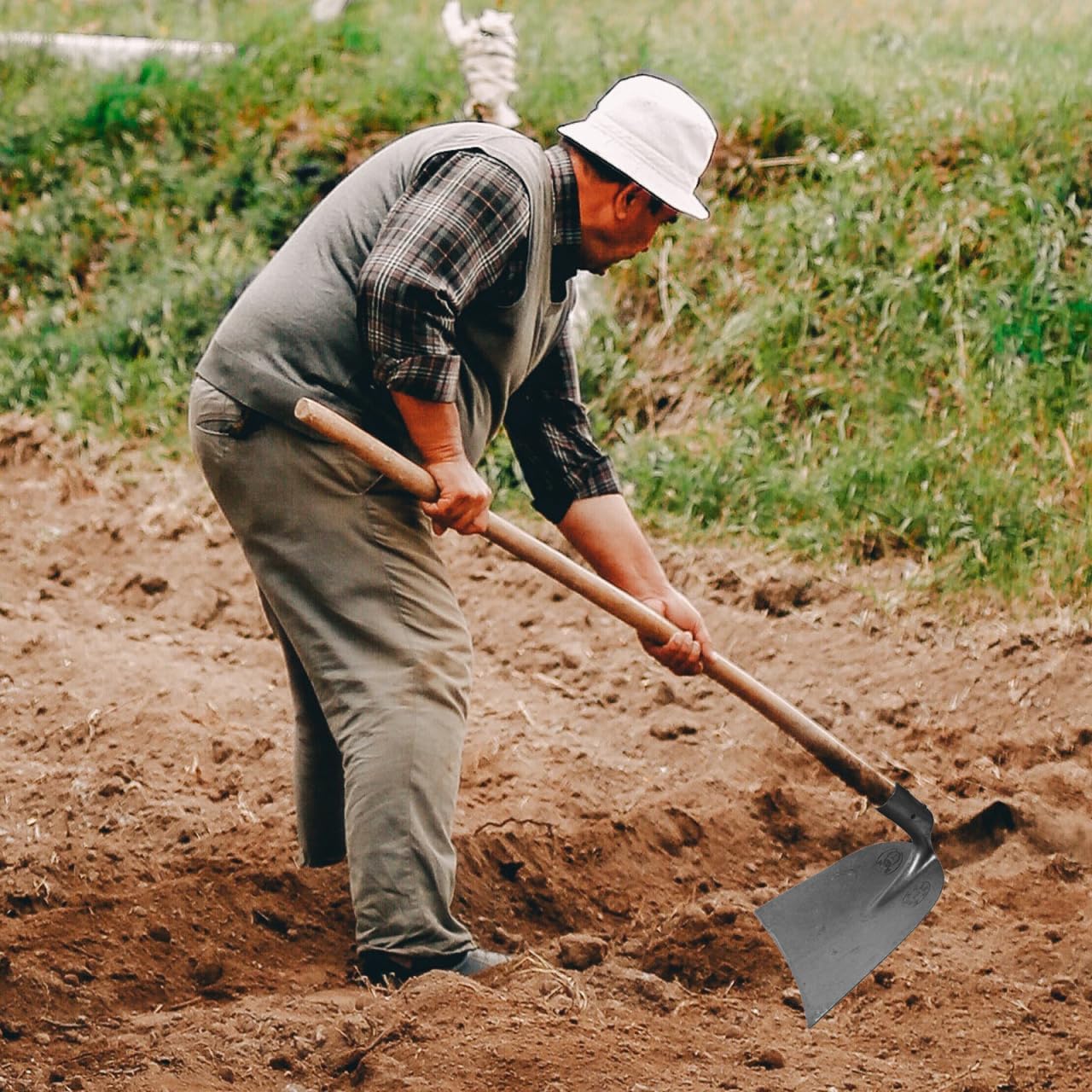 YARNOW Manganese Steel Garden Hoe 10 Inch Wide Blade Durable Farming Tool for Digging Weeding and Soil Loosening with Rust Resistant Design