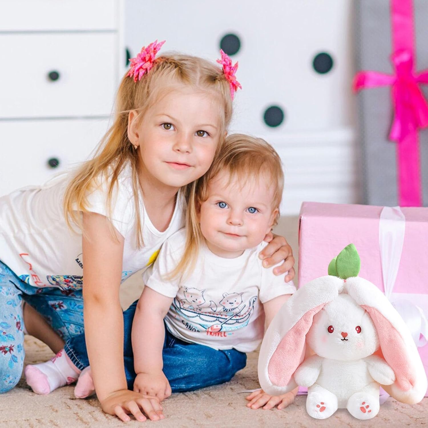 Zaloife Peluche Coniglio Fragole Bambola, 24cm Coniglietto di Pasqua Peluche Giocattolo, Animali Pupazzo Decorazioni Regalo per Bambini Adulti e Fans(Rosa)