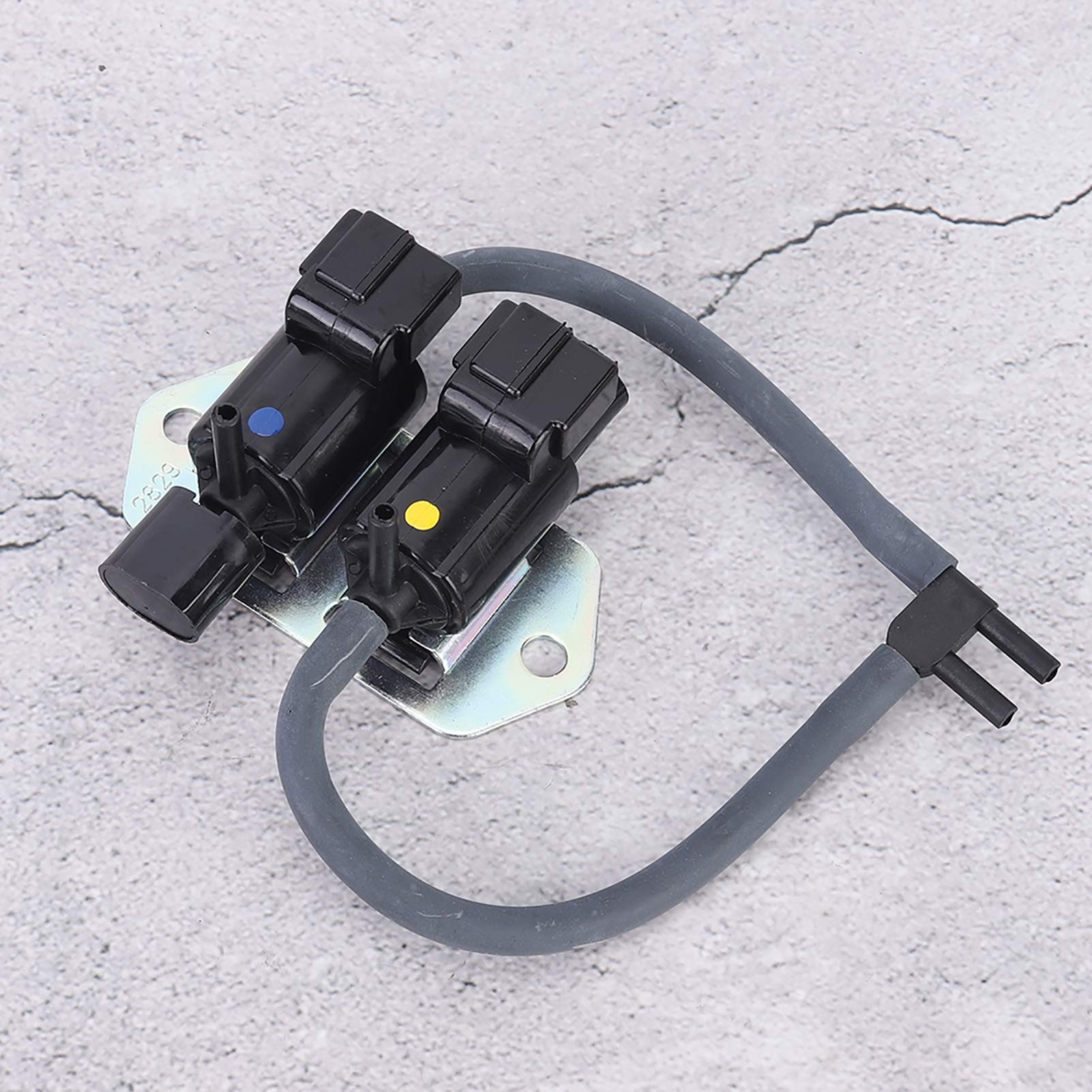 Válvula solenoide de control de embrague de rueda libre OE: MB937731 K5T47776 K5T81794 Válvula de interruptor de solenoide para L 200 Pajero Montero Triton