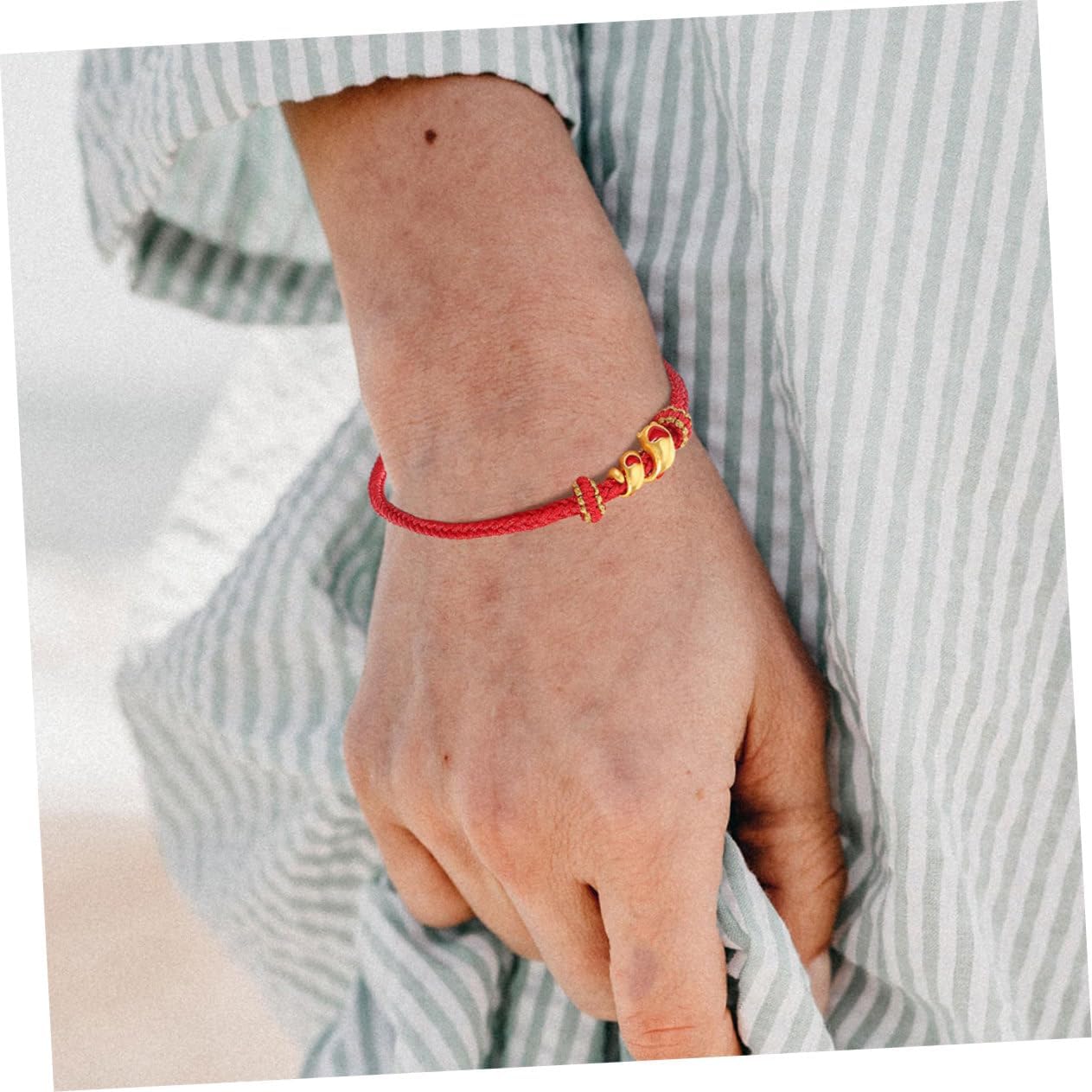 LIOOBO 2pcs Red String Bracelet Handmade Braided Snake Charm for Lunar Year Durable for Daily Wear and Special Couples and Friends