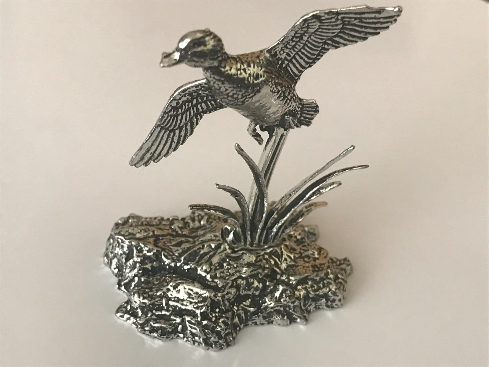 Canard volant à partir de roseau : le cadeau en étain idéal pour collectionneurs