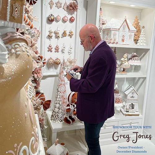 Miniatura 2 de December Diamonds Gingerbread Sweet Shoppe - Adornos de Papá Noel y Sra. Claus – Juego de 2 decoraciones colgantes de Navidad – Figuras de árbol de