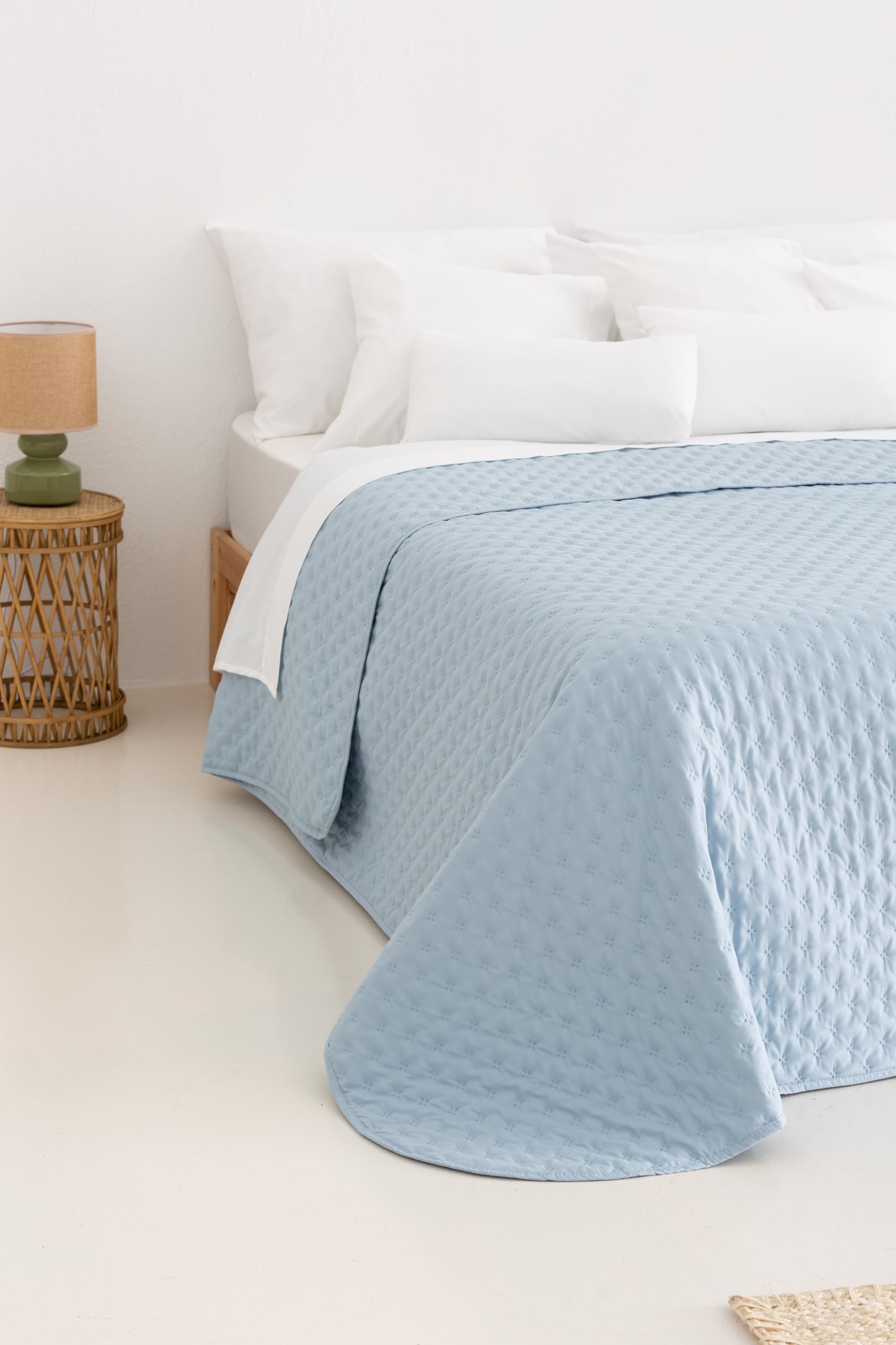 Todocama Etoile - Couvre-lit boutis Fin avec Motif étoiles, pour Printemps, été, Automne et Hiver. 100% Microfibre Extra Douce - Housse de lit Multifonction pour lit de 140/150/160-250 x 260 cm