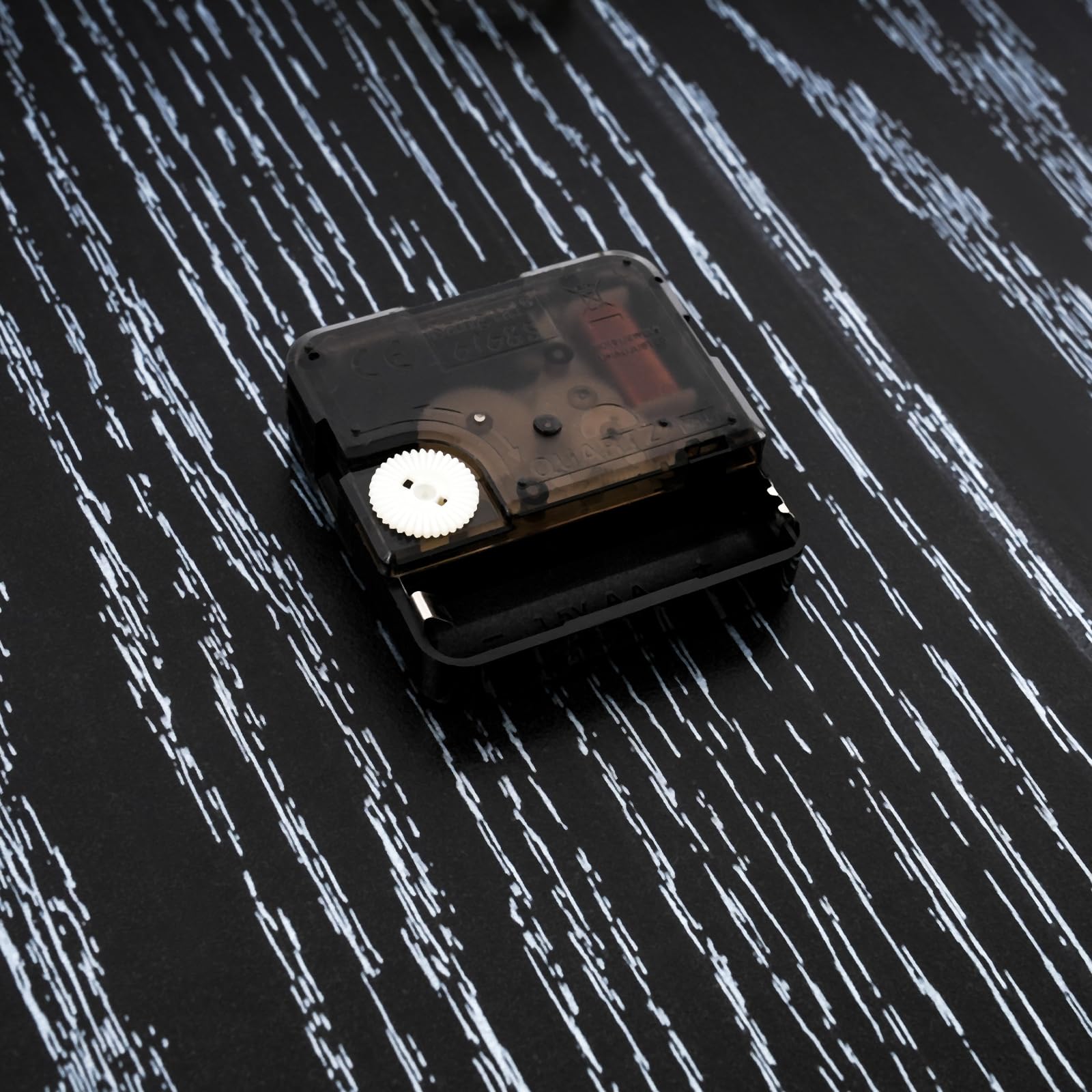 Kreative Wanduhr Moderne Dekorative Wanduhr Mit 3 Stein Design Leise Quarzwerk 40x37cm Leichtgold Für Schlafzimmer Wohnzimmer Büro