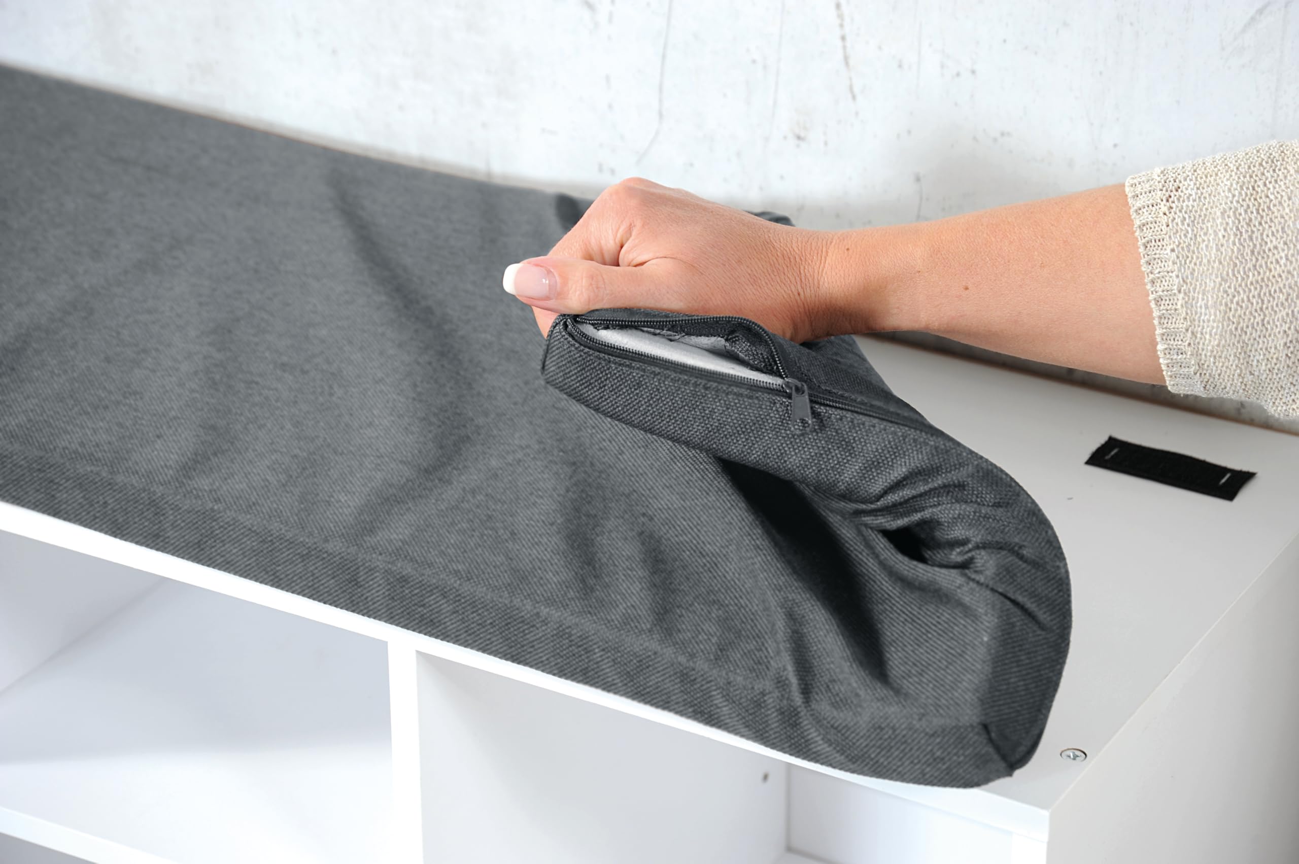 Kesper | Schuhschrank mit Sitzkissen, Material: Faserplatte, Maße: B103,5 x H48 cm x L29,5 cm, Farbe: Weiß | 15918 13