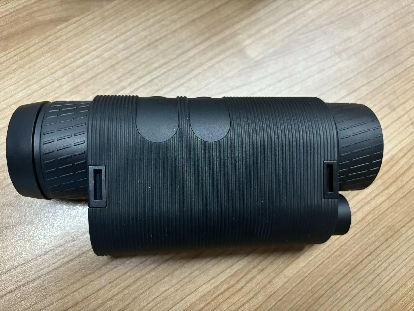 MiLESEEY Infrarot Nachtsichtgerät 2000mAh Akku 200m Foto Video Aufnahme Jagd Wildtiere 1,5 Zoll LCD Stativ