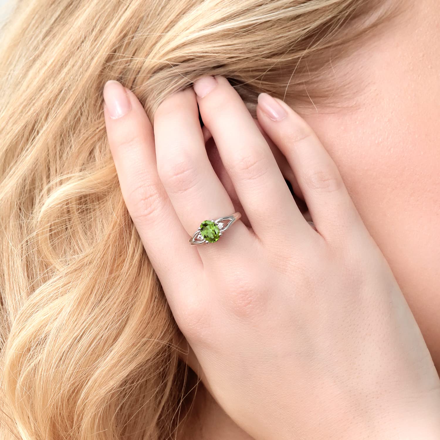 Gem Stone King Sterling Silver Peridot & White Topaz Women's Ring - 1.50 Ct Oval Birthstone Ring (Sizes 5-9)