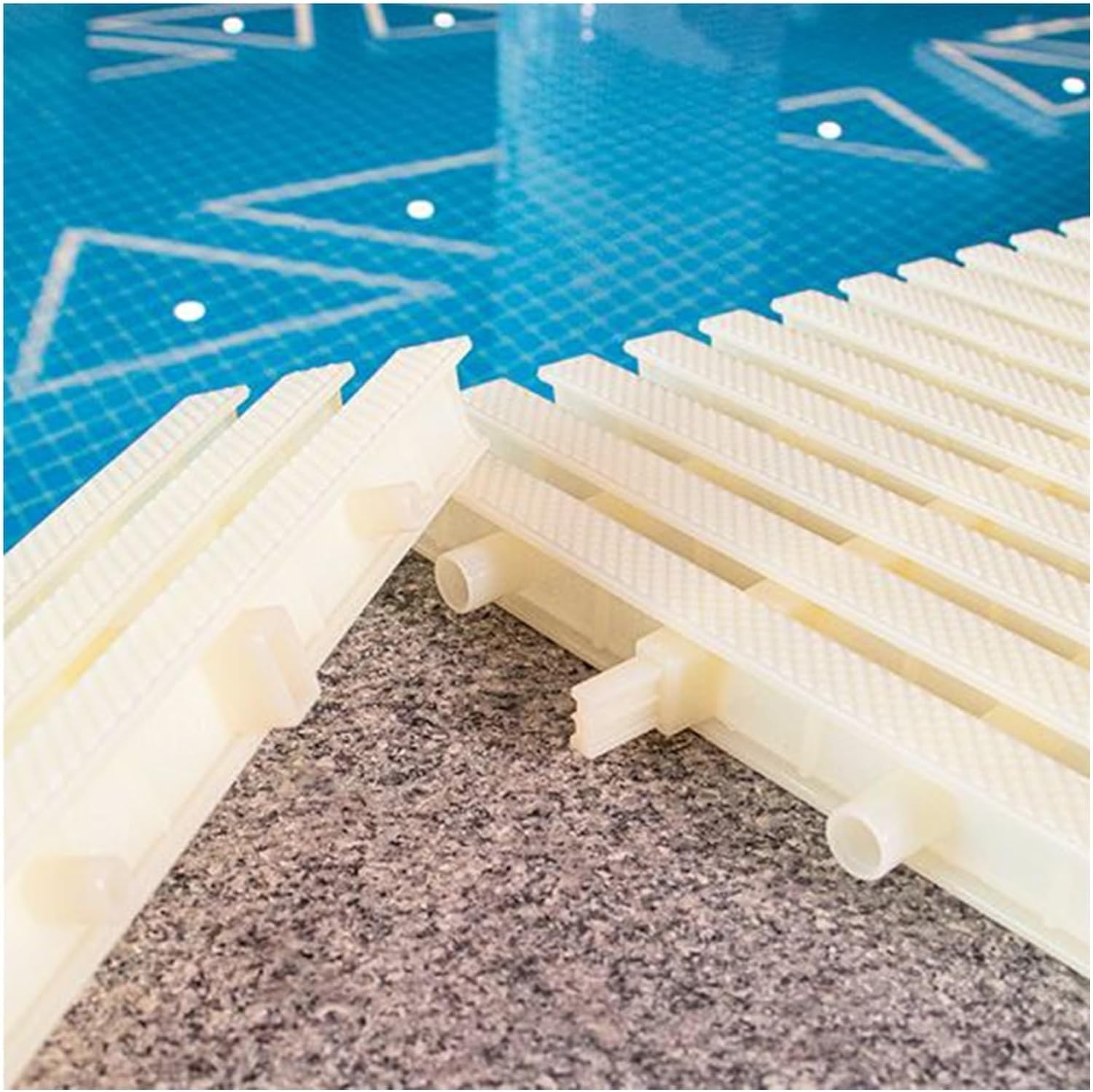Generico Griglia di Scarico in plastica per Piscina, coperture per Griglie di Scarico per Piscina, Griglie di drenaggio in plastica per Un drenaggio efficiente e Sicuro della Piscina (Bianco, 18 cm,