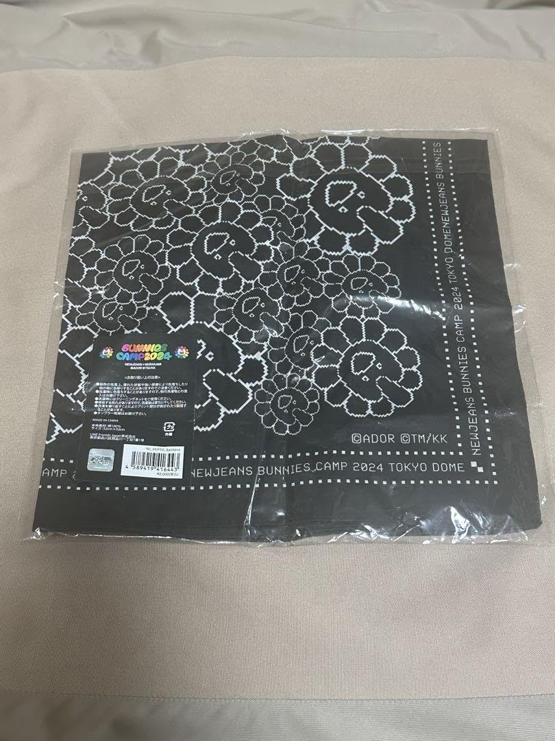 Amazon.co.jp: New Jeans 村上隆 バンダナ BUNNIES CAMP 東京ドーム