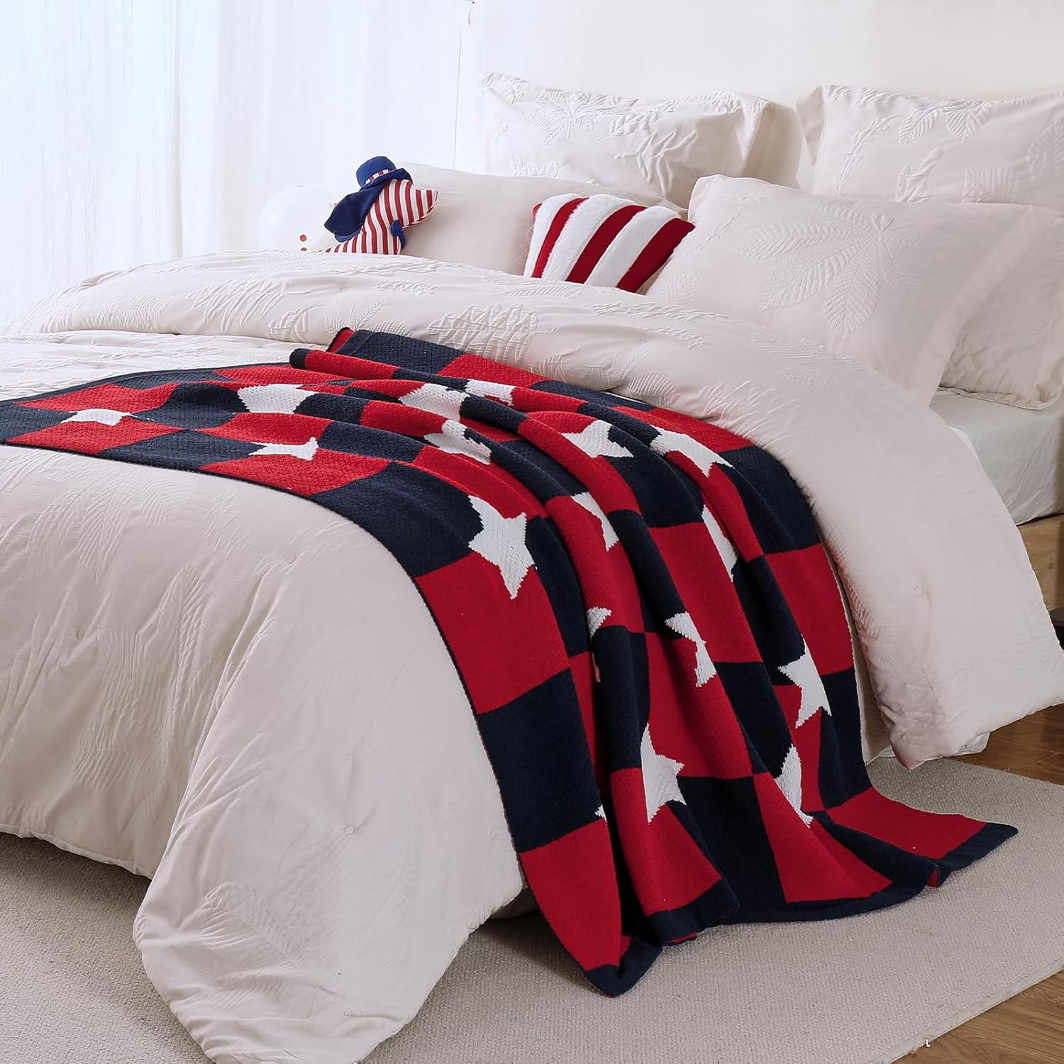Amélie Home Patriotic Ultra Soft Knit Chenille Throw Blanket - Red White Blue Stars American Flag Pattern Cozy Blankets for Couch, 4th of July Memorial Independence Day Gifts, 50"x60", Red&Blue