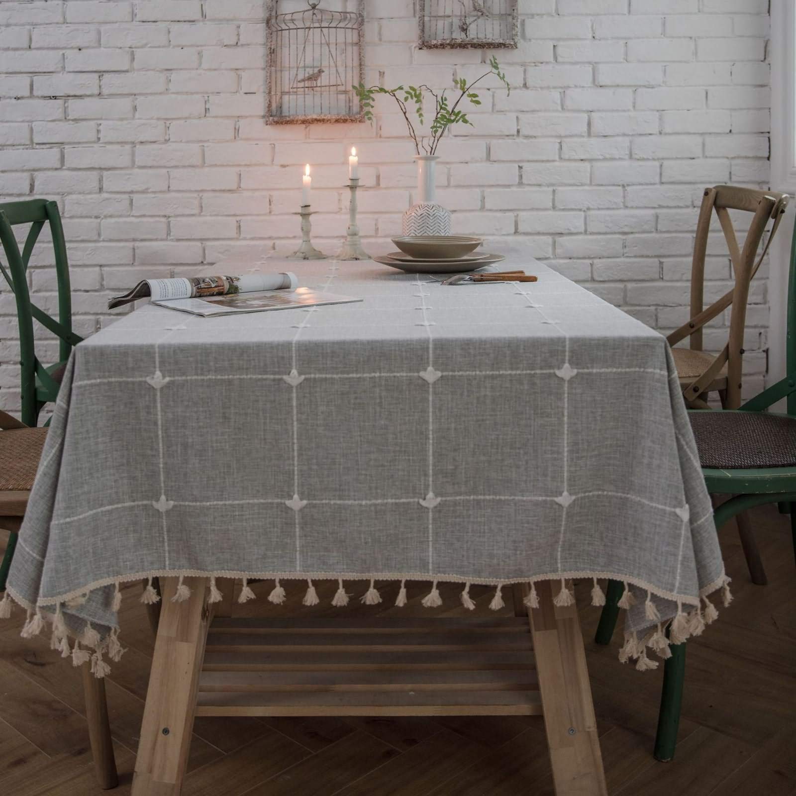 Nappe rectangulaire à carreaux grise 140x160cm avec dentelle frangée pour table de cuisine