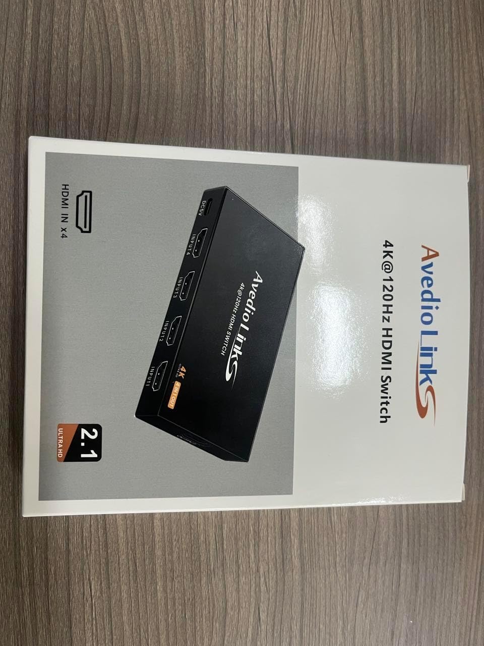 Front panel of HDMI Switch with input indicators