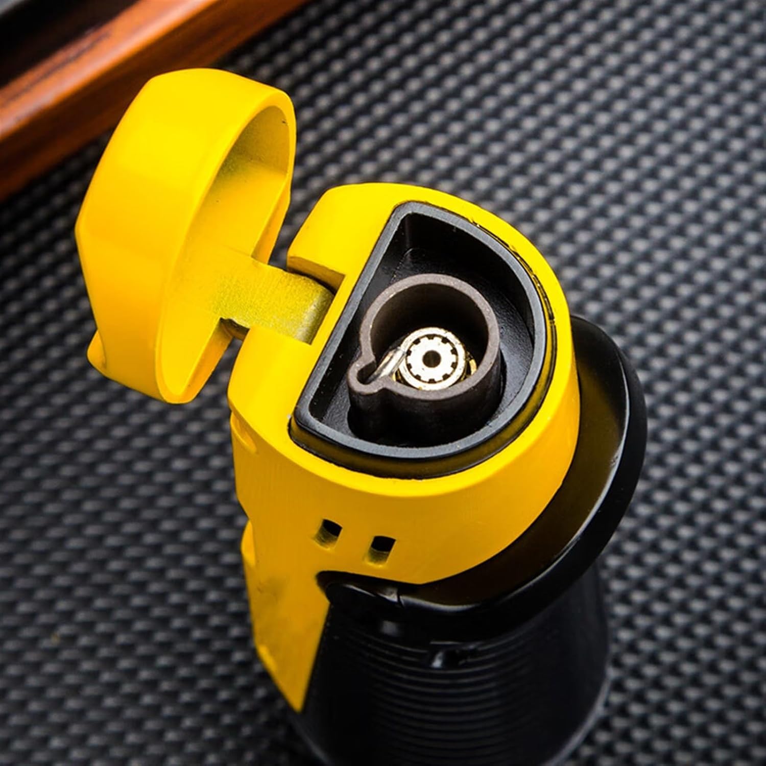 Metal Gas Lighter, Strong Windproof Ability, Adjustable Flame Size, Visible Butane Fuel Window, Portable Design, Suitable for Candle Camping, etc.(Gold)