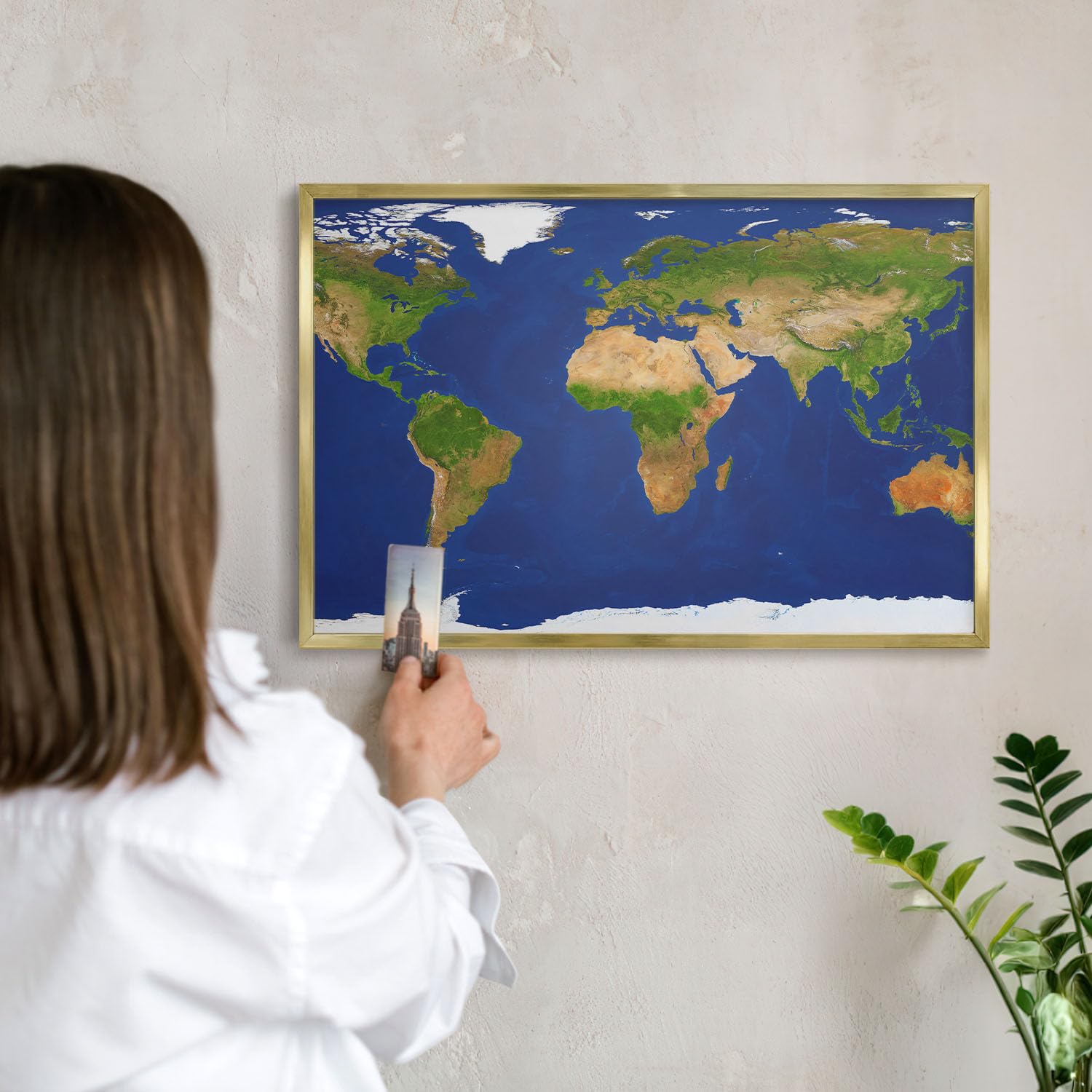 Panel Magnético 60x40 cm | con Marco Dorado | Cartografiando El Mundo | Montaje Fácil | Pizarra de Pared | Para Restaurante y Bar | Expositor para Menú, Ofertas del Día