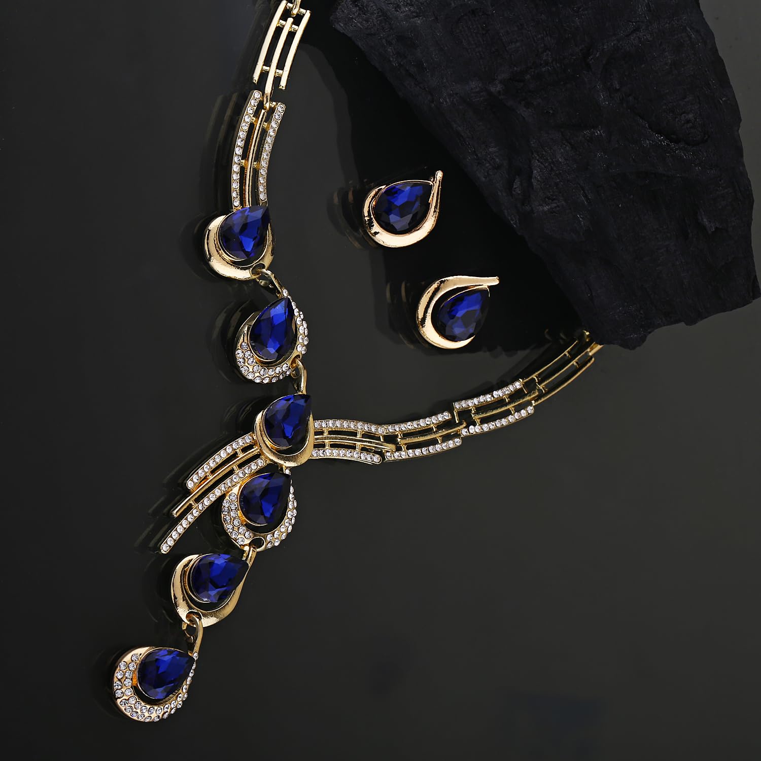 Stylish Crystal Necklace Set for Women