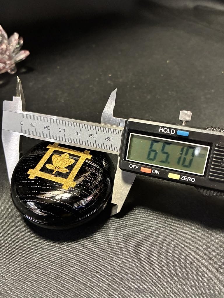 三河内焼 平戸紅山作 透かし彫り水晶獅子香合 三河内焼 平戸紅山作