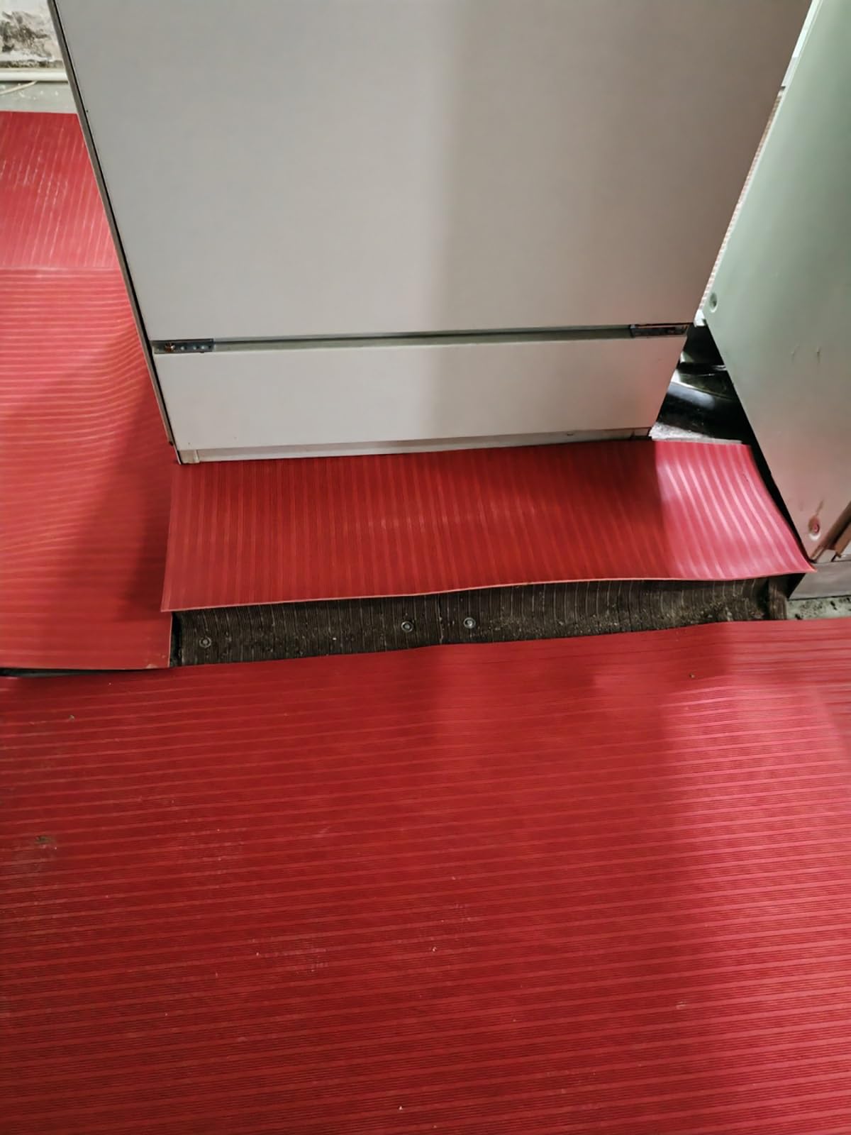 Tampone isolante Tappetino isolante in gomma ad alta tensione personalizzabile, per centrali elettriche/sottostazioni, tensione di tenuta 6-35 kV(LxWxT 5'x3 1/5'x1/5" (10 KV))