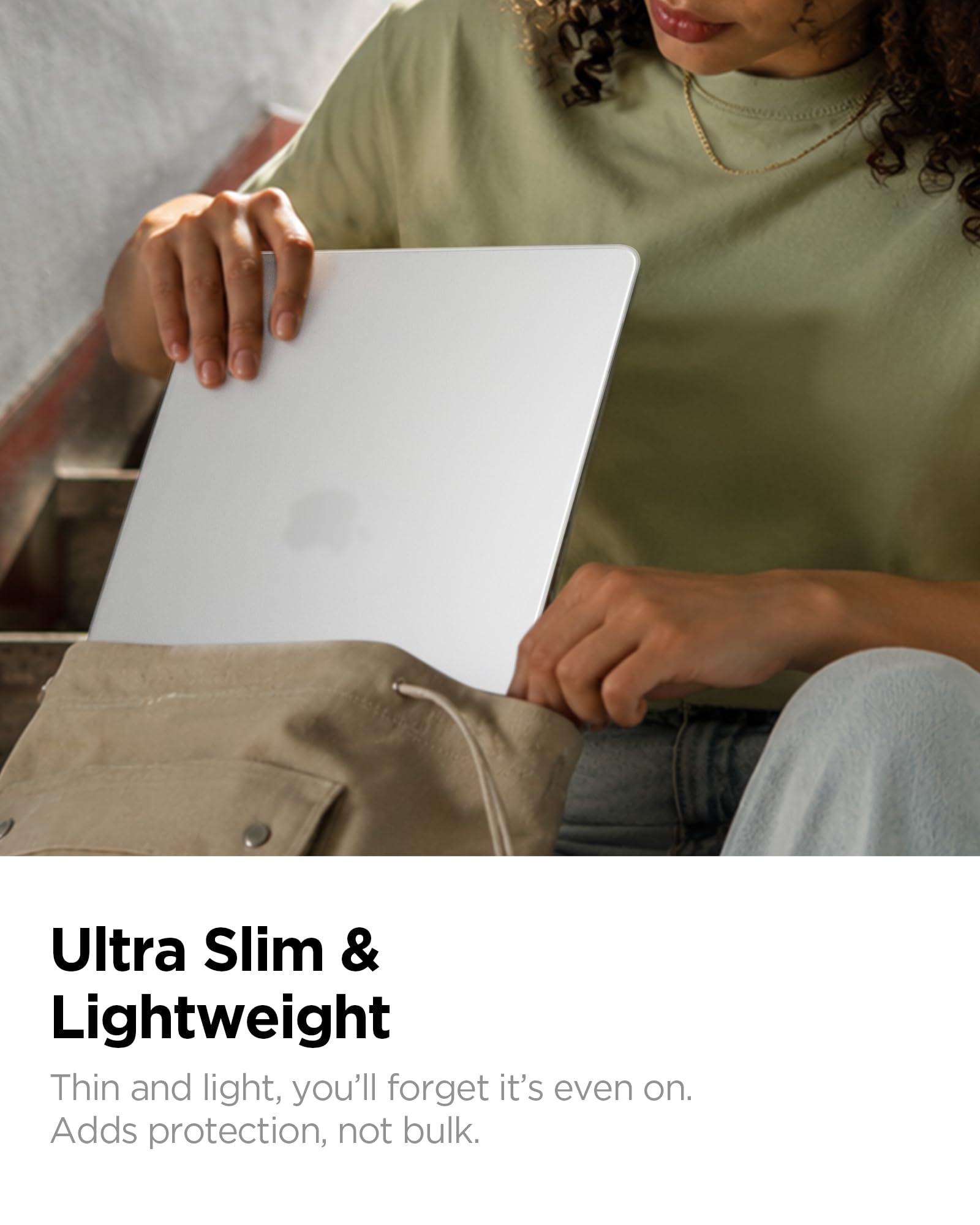 Spigen Cover Air Skin Compatibile con MacBook Air 13 pollici 2026 M5 / 2025 M4 / 2024 M3 / 2023 M2 A2681, Custodia rigida trasparente - Frost Clear