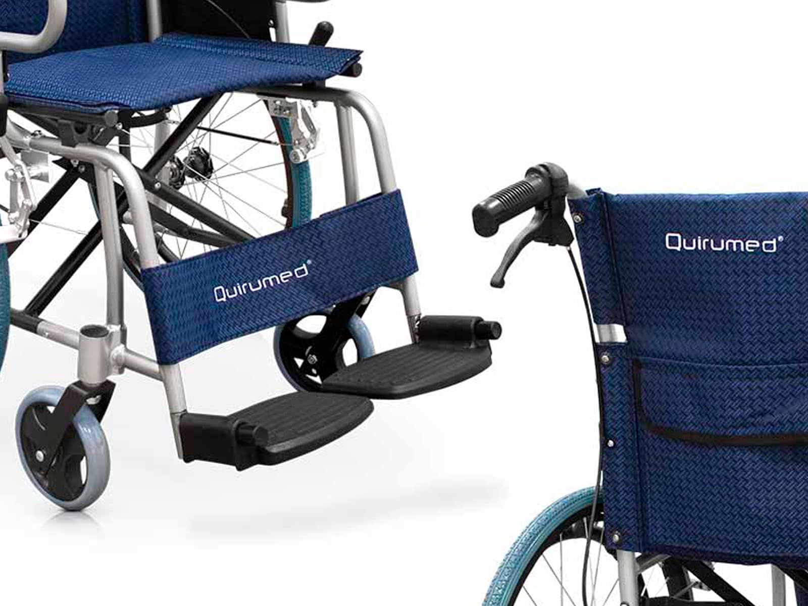 QUIRUMED Silla de ruedas ligera plegable de aluminio, Asiento 44 cm, Reposapiés abatibles, Ruedas macizas, Frenos de mano y en manetas, Para mayores, Para minusválidos