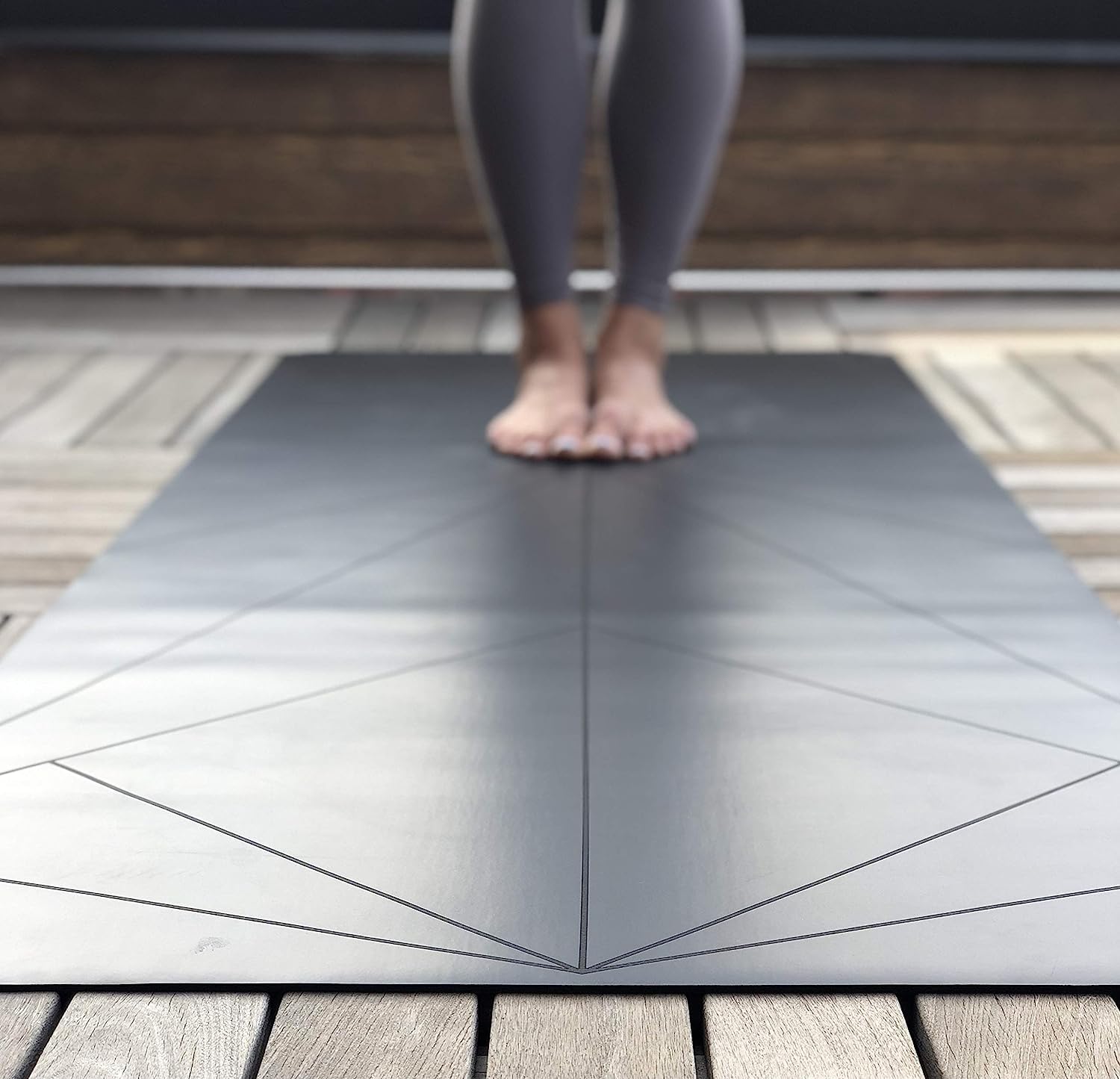 Yoga Align[MAT] V3 | Pennarelli incisi basati sull'allineamento | Tappetino da allenamento antiscivolo e assorbe il sudore | extra lungo per fornire spazio respiratorio 71,1 x 182,9 cm