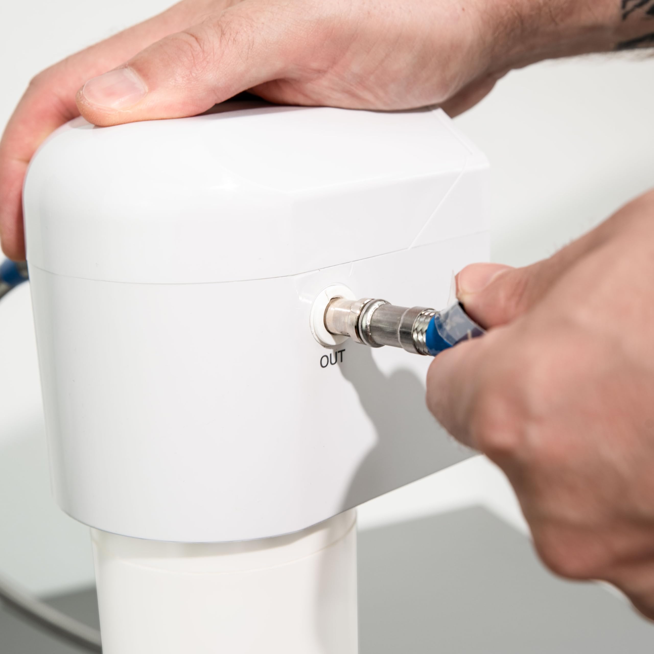 Aquafloow sistema de filtrado de agua debajo del fregadero, filtro de agua reductor de cloro, carbón activado, conexión directa al grifo de la cocina, alta eficiencia de 30.000 litros o 6-12 meses