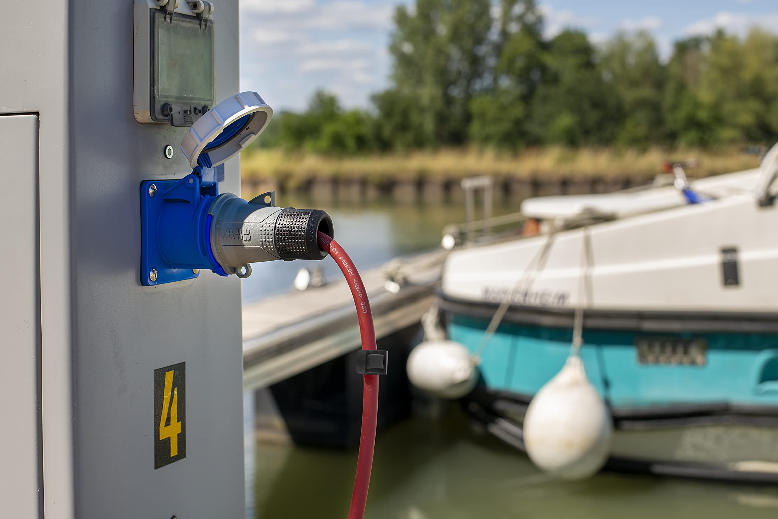 Brennenstuhl - Extensor eléctrico para autocaravanas, Barcos, Tiendas ambulantes (15 m H07RN-F 3G1,5, Exterior), Fabricado en Francia