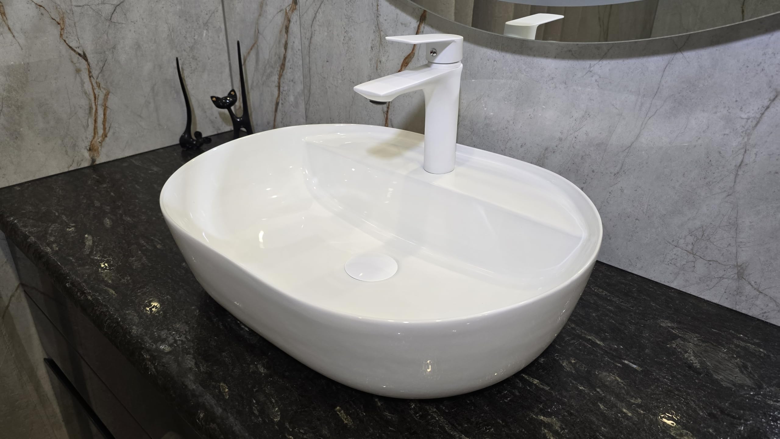 Waschbecken Oval Keramik - 50 x 40 x 13 cm - Weiß Aufsatzwaschbecken für das Badezimmer und Gäste-WC - Waschschale - Aufsatzbecken - Handwaschbecken -Design