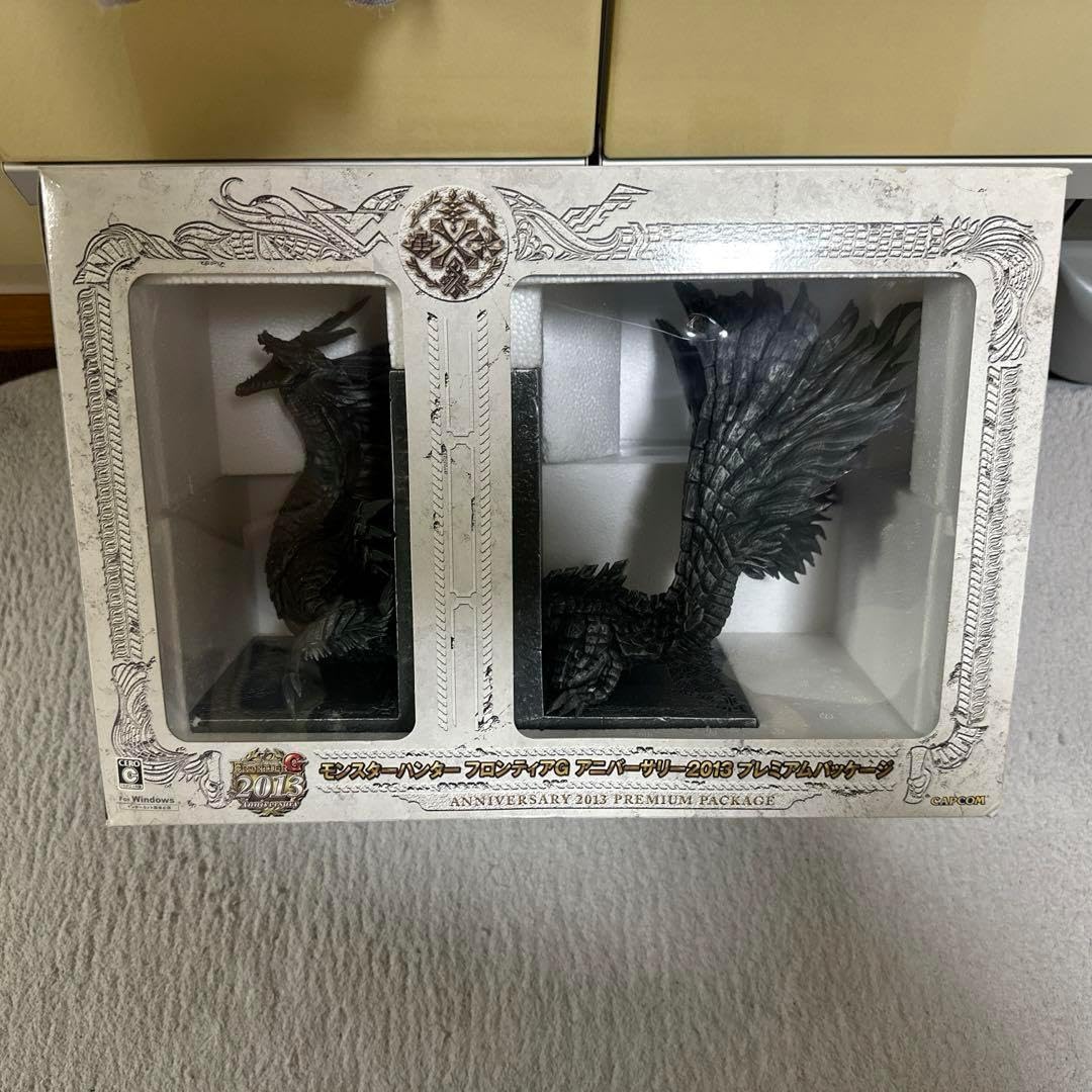 モンハン フロンティアG アニバーサリー2013 シャンティエン ブックスタンド Amazon.co.jp: モンスター フィギュア ブックスタンド