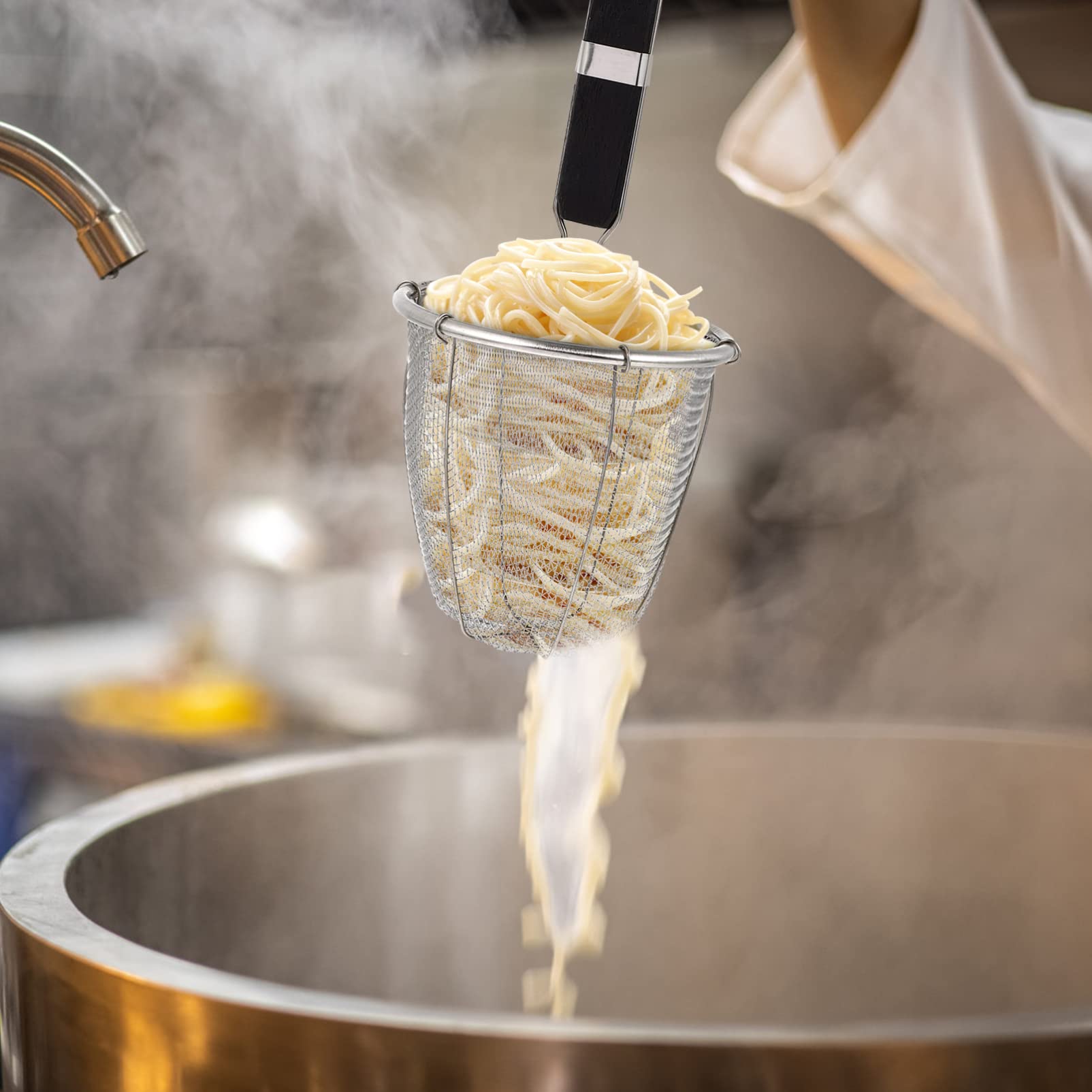 Straining Pasta Animation Straining Pasta