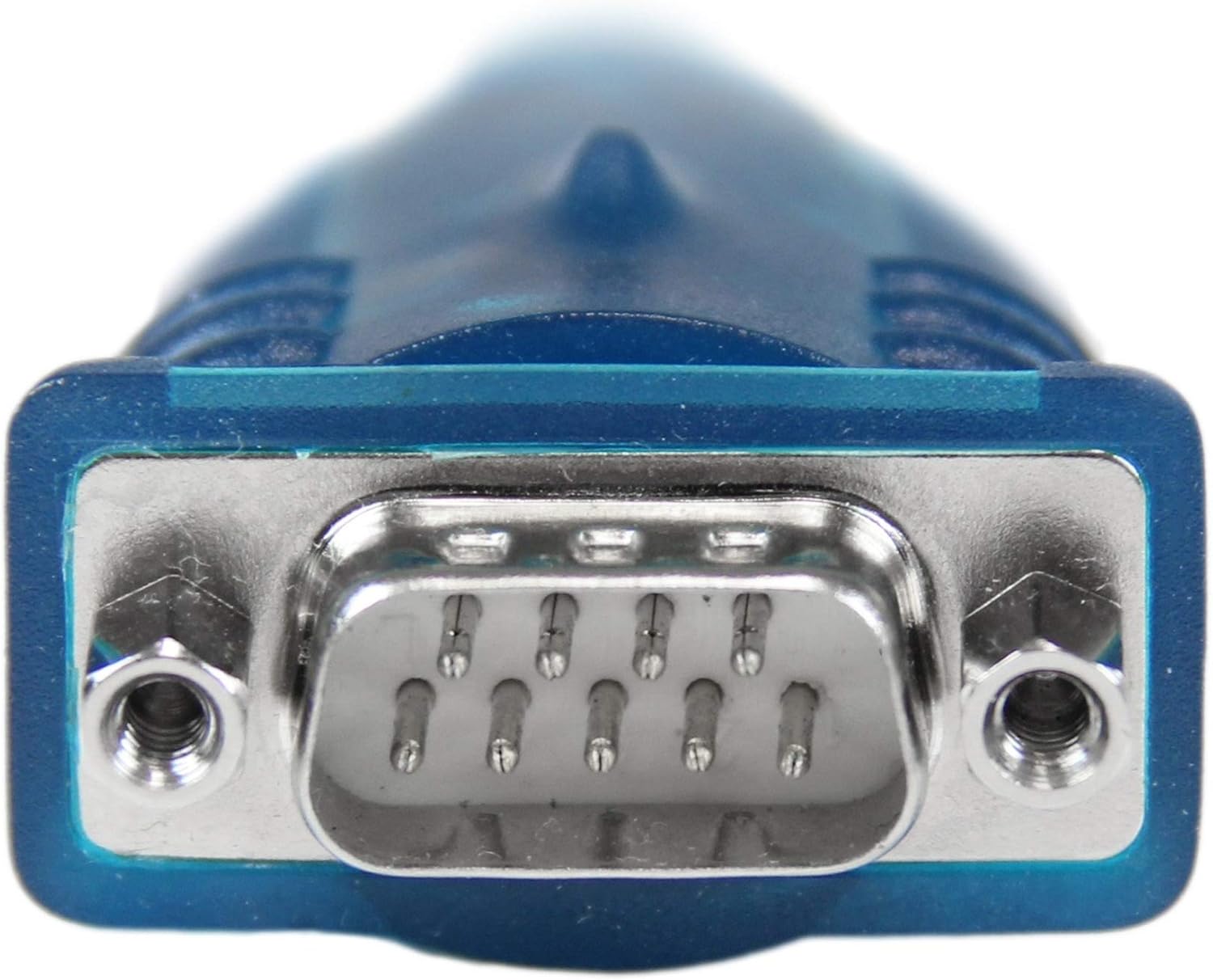 ภาพระยะใกล้ view of the DB9 male serial connector of the adapter cable.