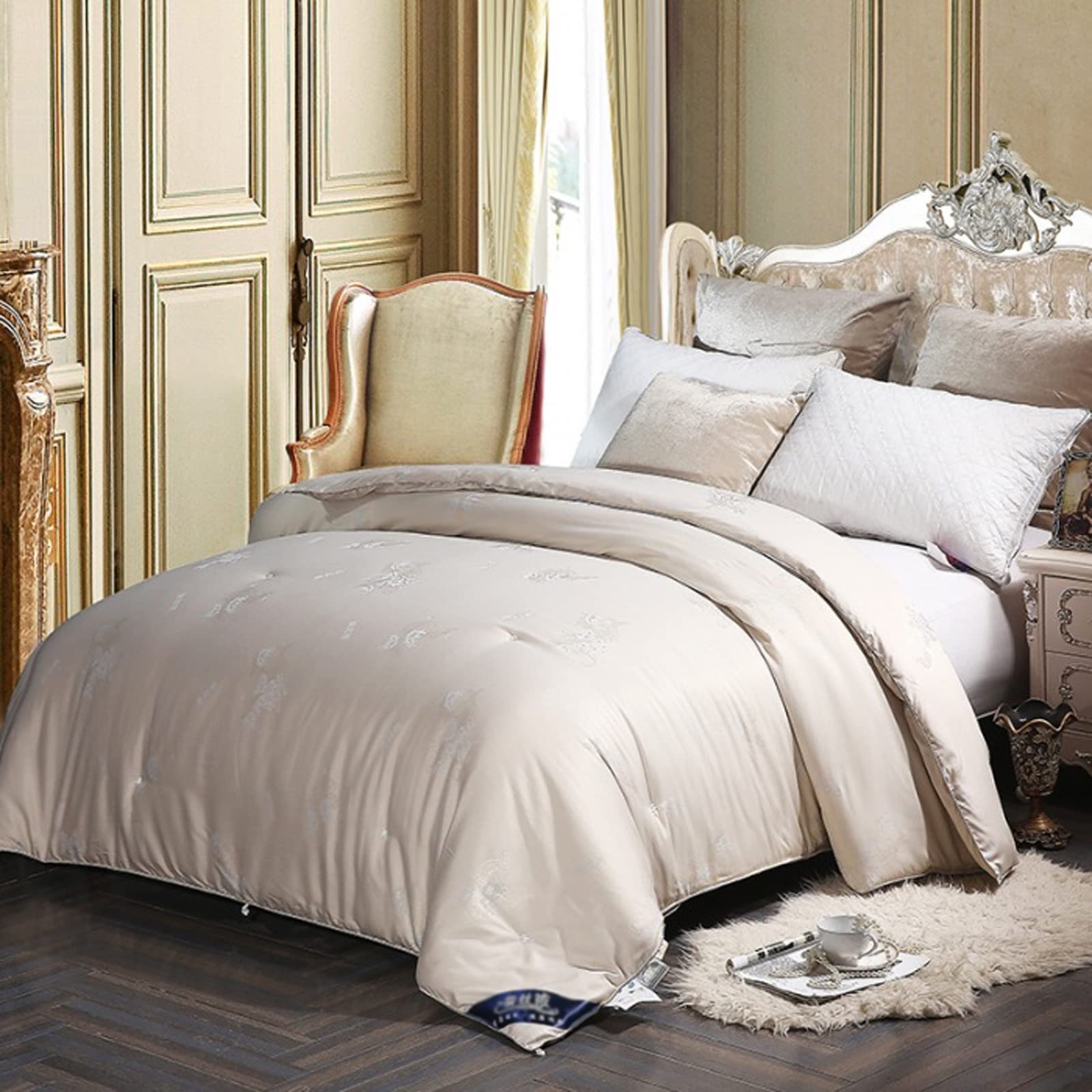 Amazon｜高級羽毛布団 桑シルク入りキルト モダール綿生地 立体