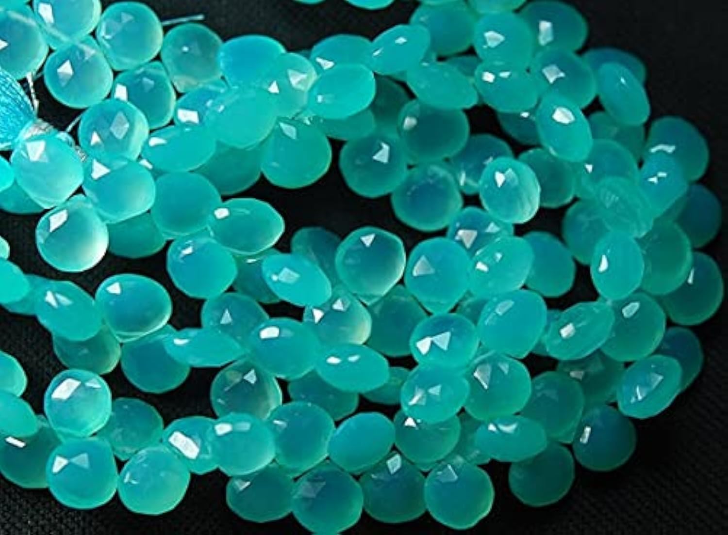Aqua chalcedony faceted heart briolettes 10-11mm pour création de collier en perles