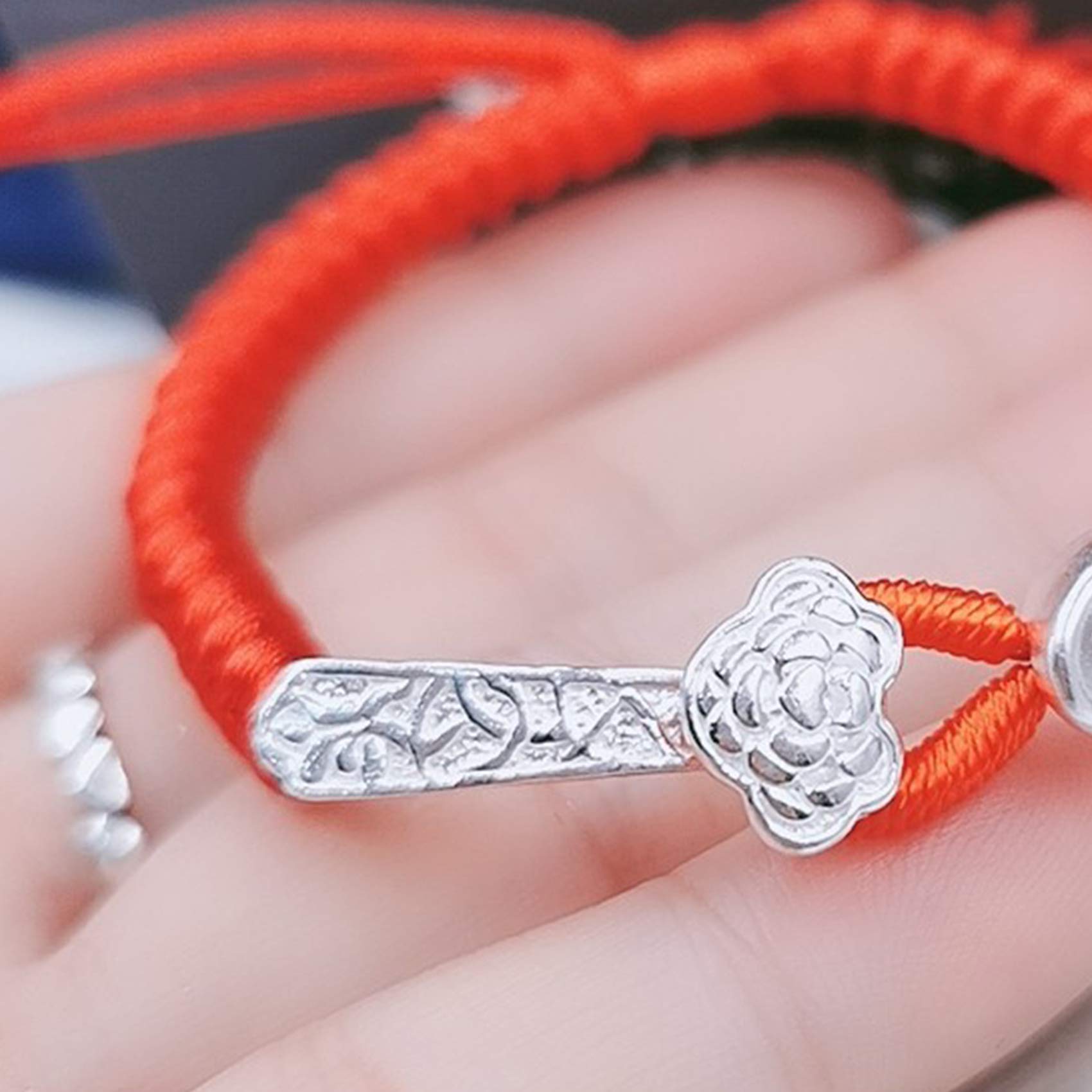 Pulsera de la Suerte, Pulsera Feng Shui, Riqueza, Colgante lingote Plata Ruyi, Hilo Rojo Tejido a Mano, Amuleto Estilo Retro Chino para Parejas, ajustab