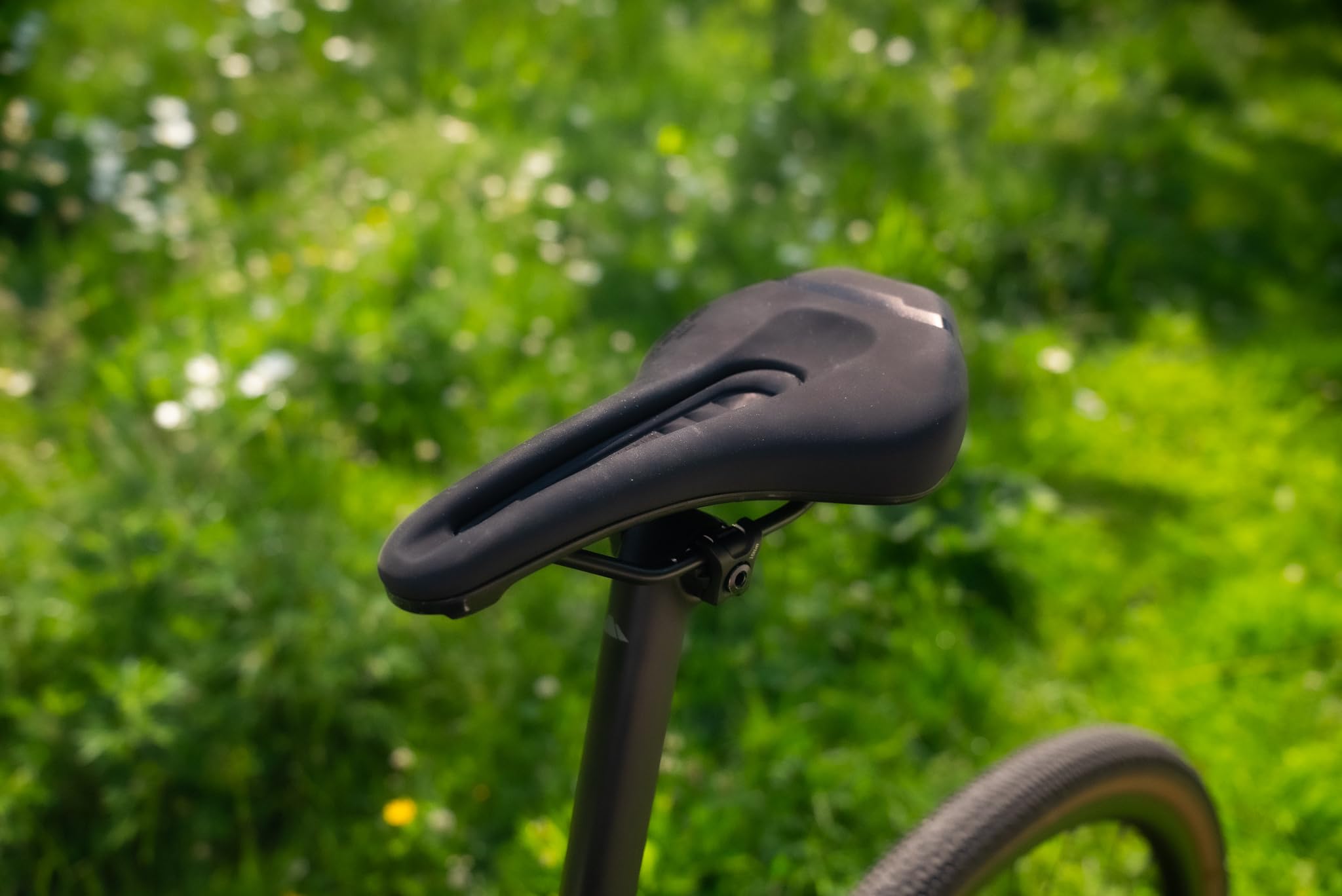 Selle San Marco Ground Shield Sport – Sillín MTB/Off-Road con Protector de Barro y Agujero Anatómico, Raíles de Acero