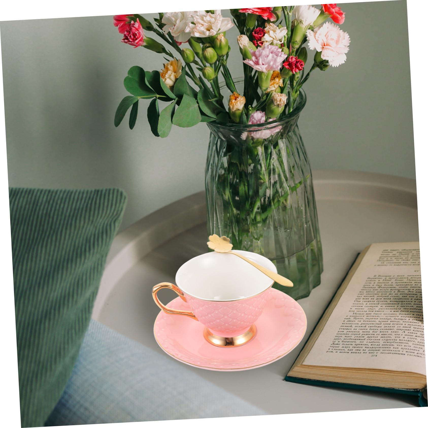 Taza de Café con Platillo de Cerámica, Juego de 1 Pieza Rosa | Incluye Cuchara, Estilo Europeo Sencillo, Líneas Decorativas y Uso Versátil para Café, Té, Leche o Chocolate