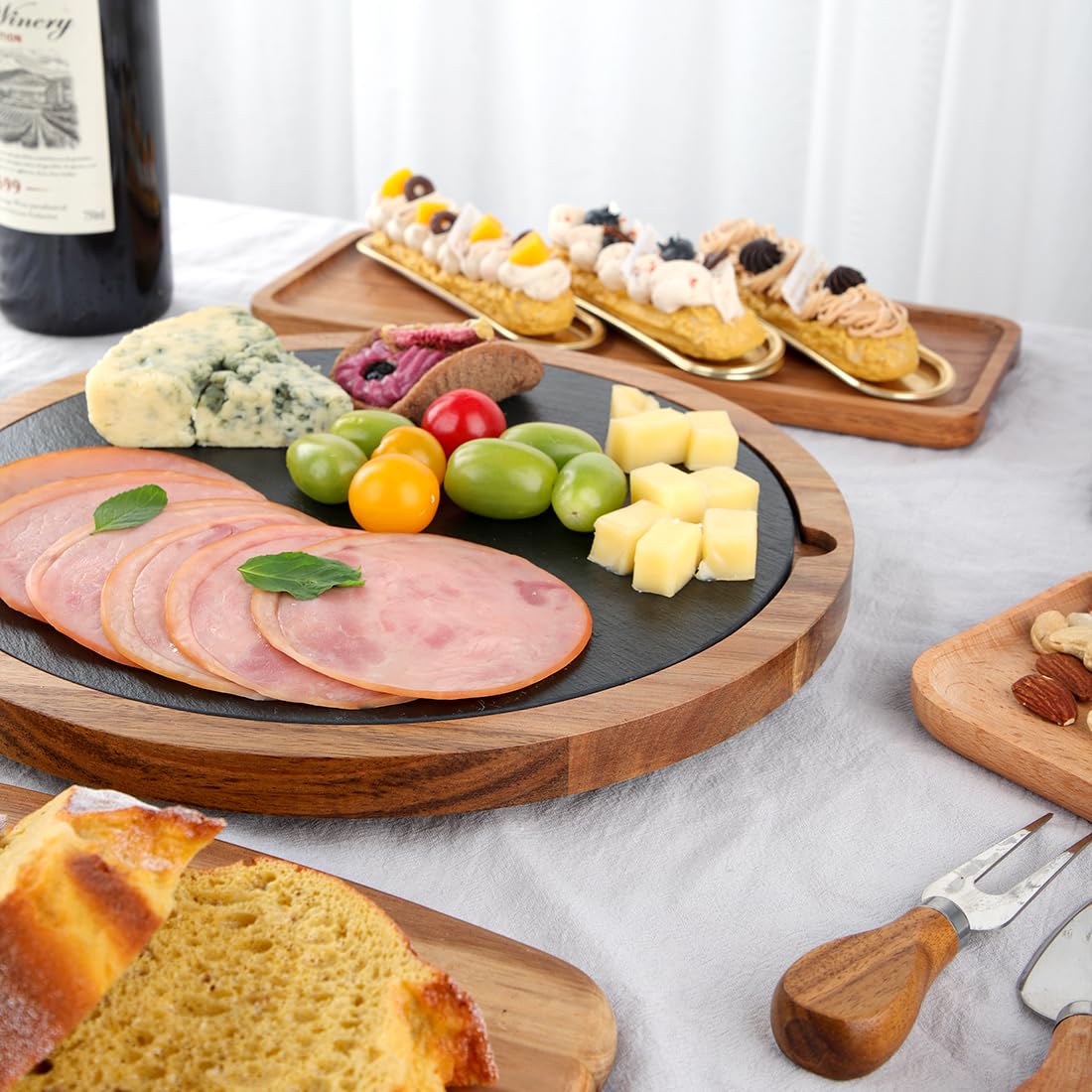 Plateau de service en bois d'acacia rotatif à 360° avec plateau en ardoise | Plateau à fromage rustique, planche à steak, plaque de grill et planche à sushi | Idéal pour la viande, le