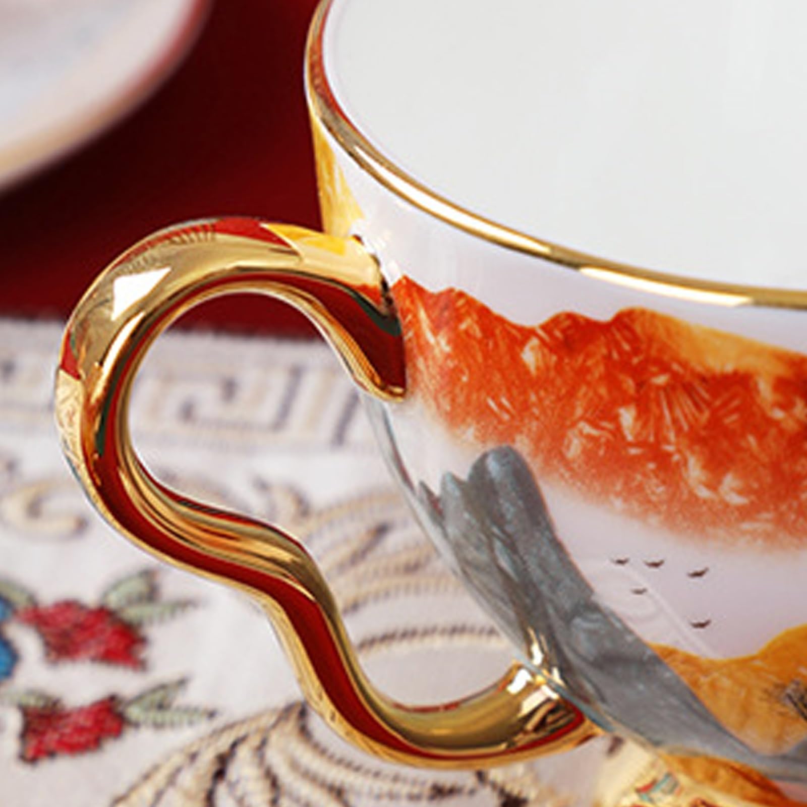 Filiżanka do kawy z porcelany kostnej ze spodkiem złotą krawędzią | Do domu Office Cafe: Filiżanka do kawy z porcelany kostnej ze złotą krawędzią i spodkiem