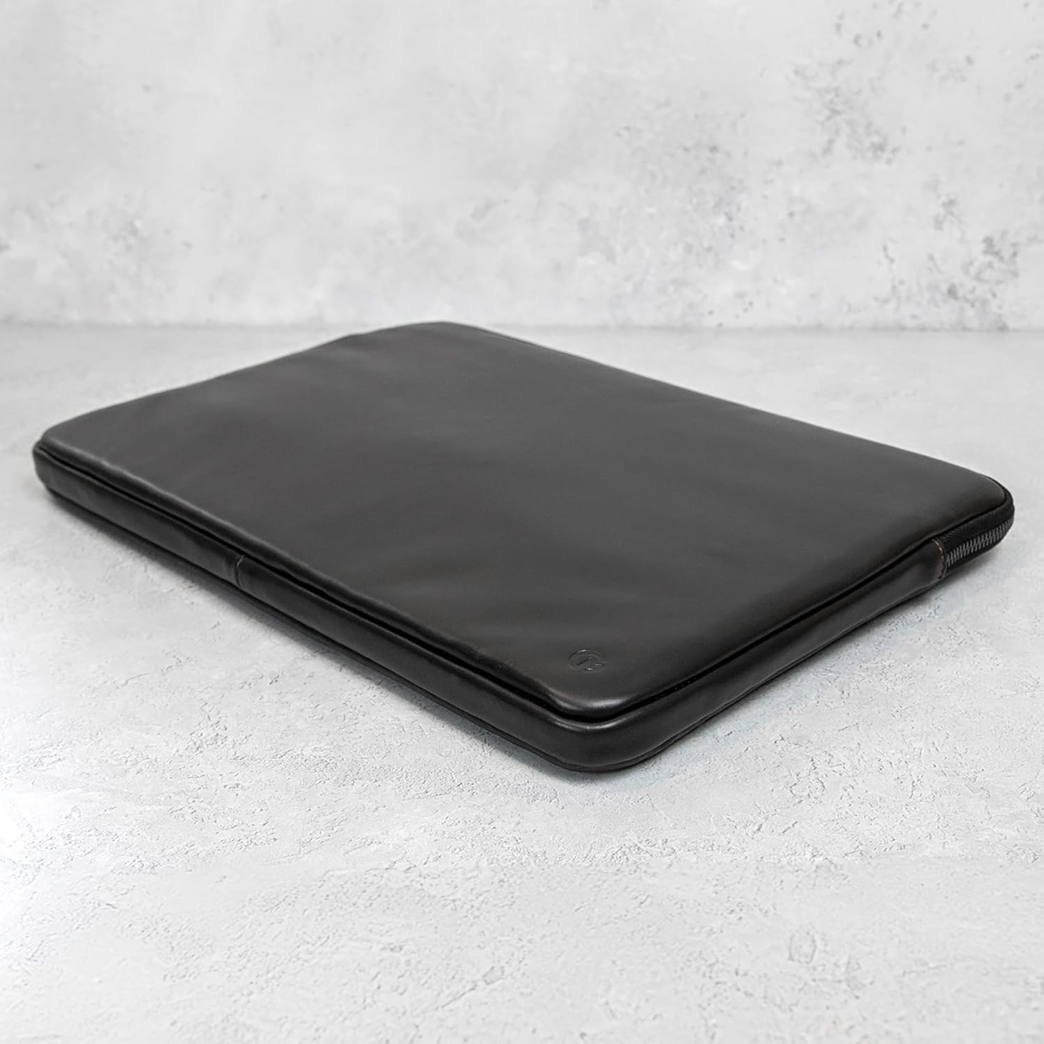 Casemade Real Leather Laptop Case/Zipped Folio Bag with Inner Pocket & Wool Lining Compatible with Apple MacBook, HP, Dell, Asus, Levovo (16 Inch - Black) - Image 8