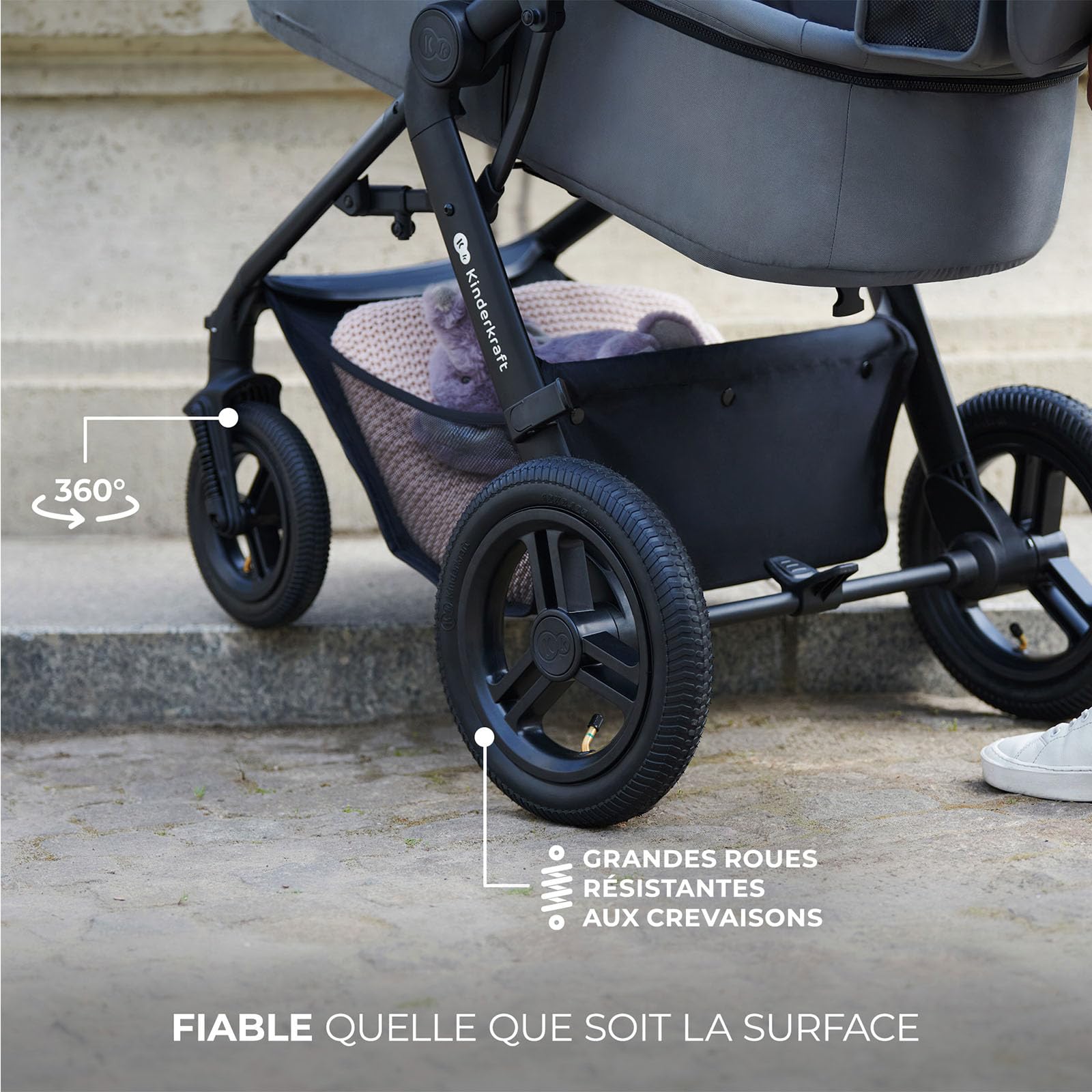 Kinderkraft MOOV XL 3 en 1, Poussette jusqu'à 27 kg, Landau, Avec siège I-SIZE 40-75 cm, Pliable, Absorption des chocs, Convertible, Nacelle XL, Avec accessoires, Noir
