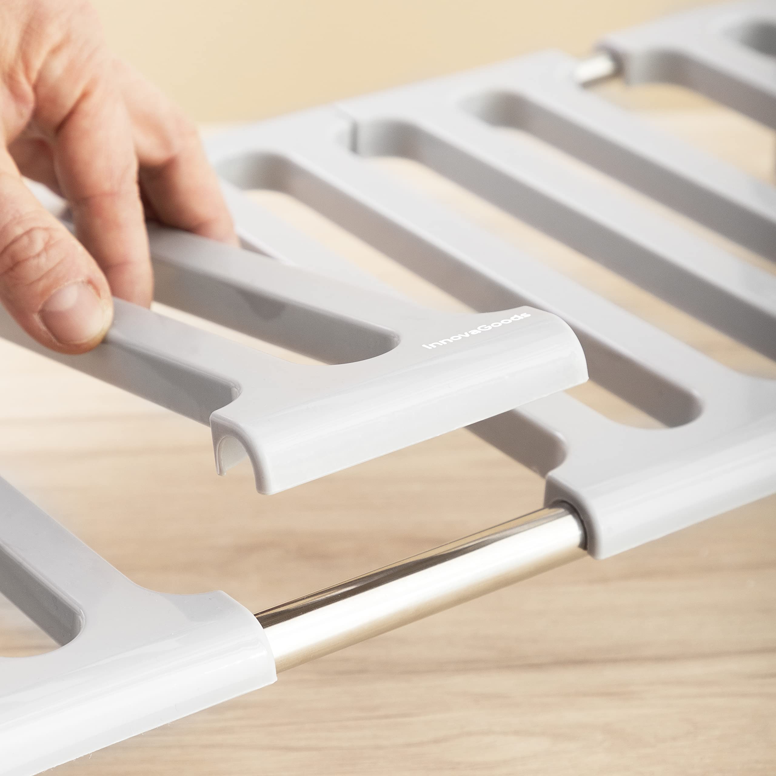 InnovaGoods - Scaffale Espandibile Shibblek per Lavandino, Ottimizza Spazio, Design Moderno, Resistente e Durevole, Facile da Pulire, Adattabile, Acciaio Inossidabile, Grigio, Mediano