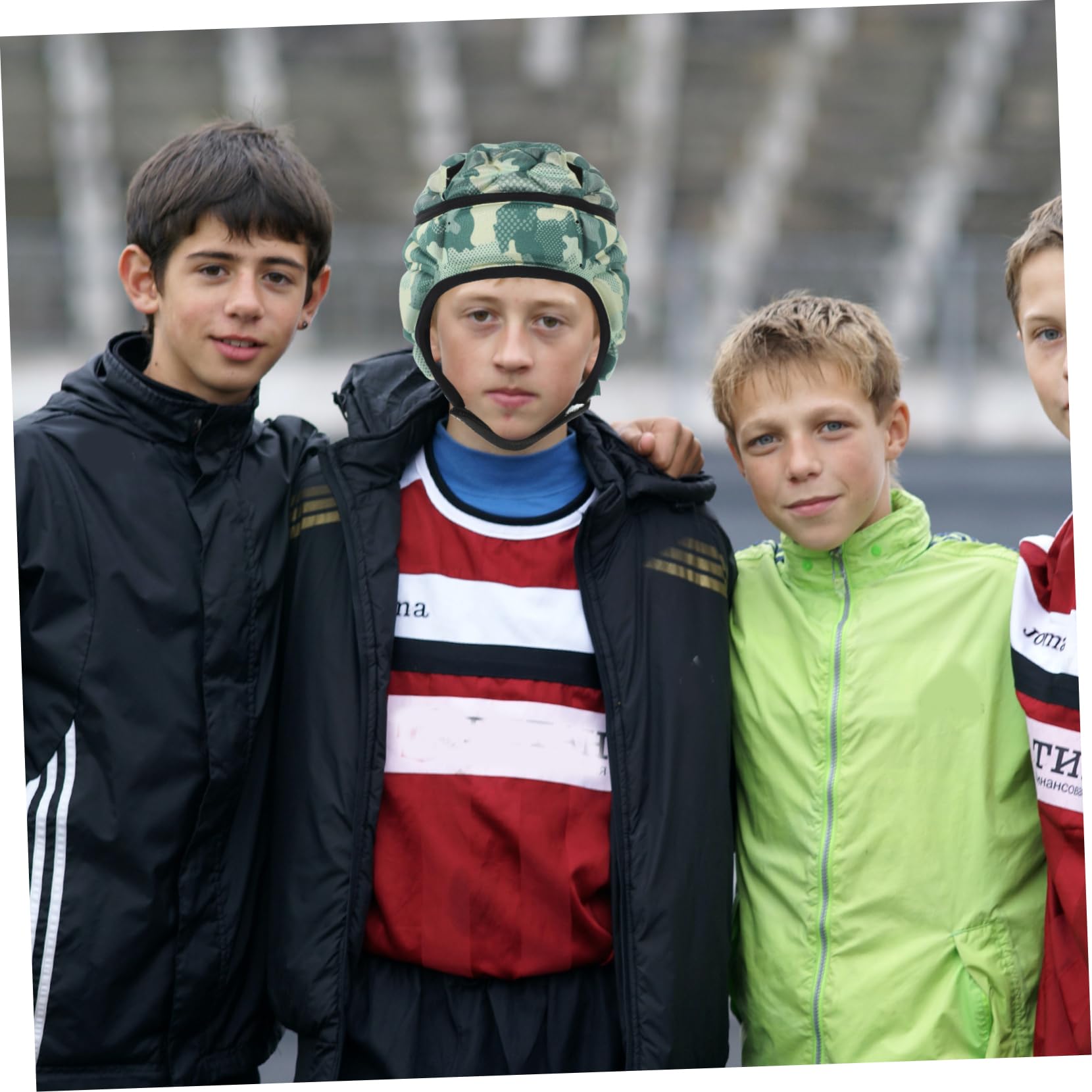 4 Stück Rugby Helm für Erwachsene Leichter Kopfschutz mit Belüftung für Fußball und Outdoor Sportarten Verstellbar für Rugby Skateboarding