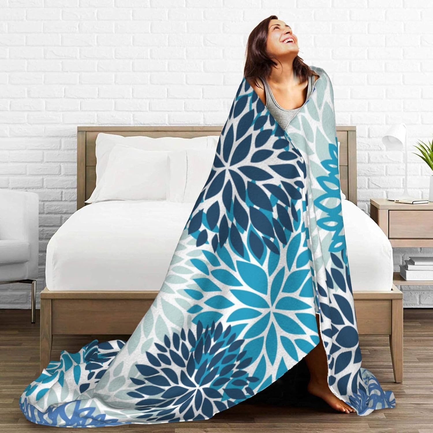 Blue and Navy Chrysanthemum Floral Throw Blankets All Season Ultra Soft Warm Daisy Flowers Fleece Blanket for Home Bed Sofa Couch Chair Outdoor Travel Camping 50x40 Inch