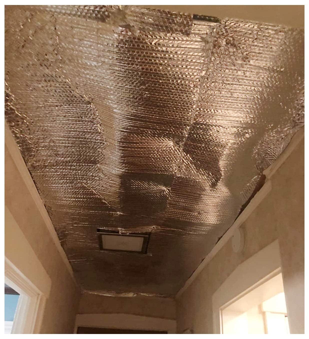 Pellicola Riflettente per Termosifone, Pannello Termoriflettente per Termosifoni, Autoadesivo Isolamento Termico Tetto Foglio Alluminio Rivestito Barriera per Vapore Radiatori Finestre Pavimento (Siz