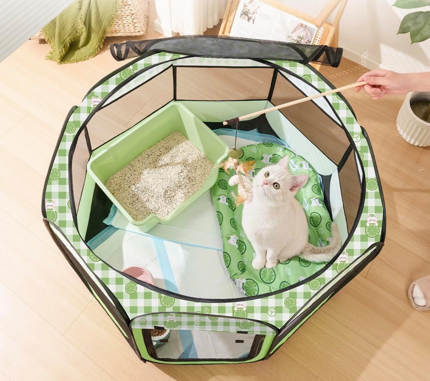 Portable Pet Playpen with Green Checkered Pattern, 3-Size Options, Mesh Ventilation Panels, Foldable Design for Cats and Dogs