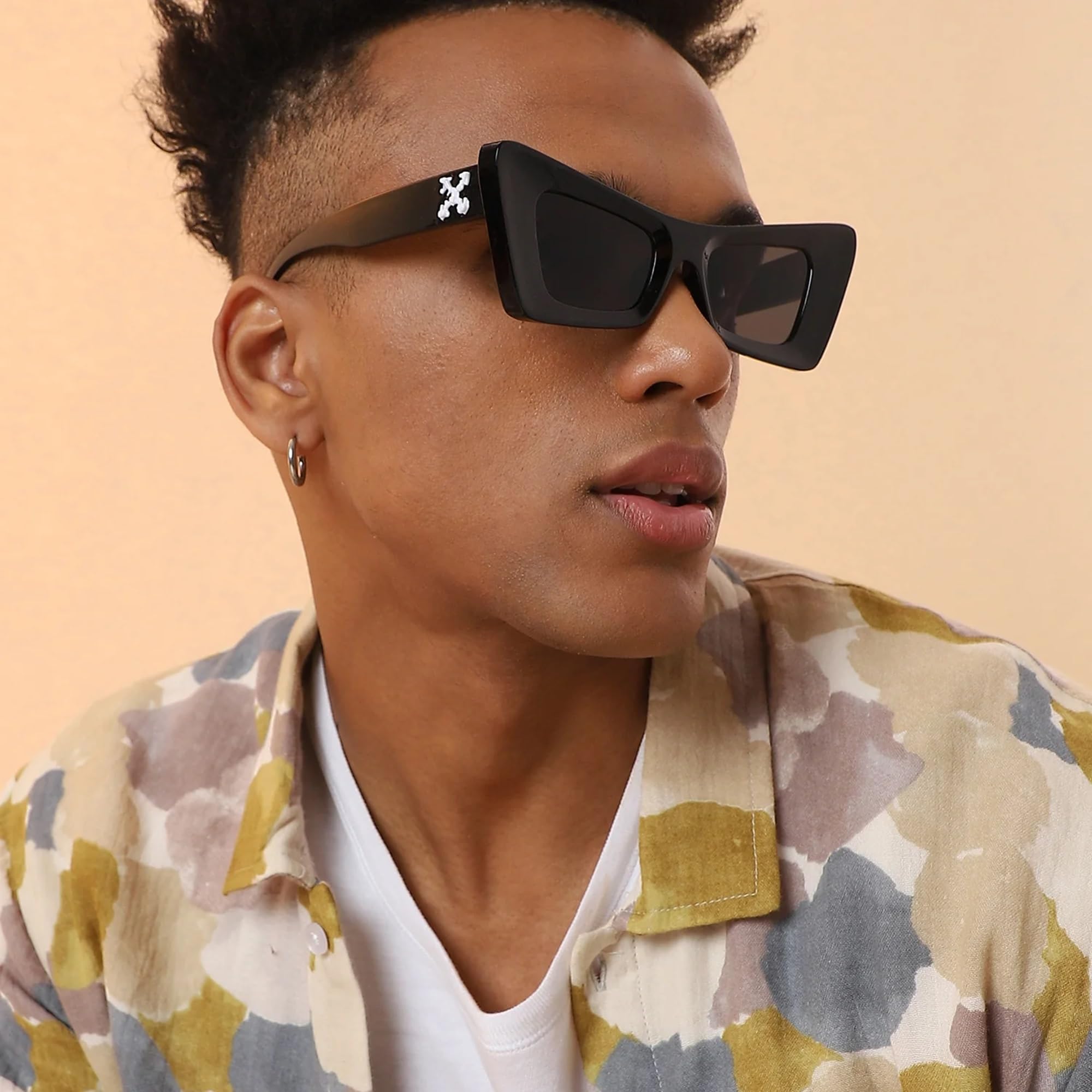 AUGEN Moderne Unisex Kunststoff Sonnenbrille Schmetterling UV 400 Geschützt Medium Size (186)