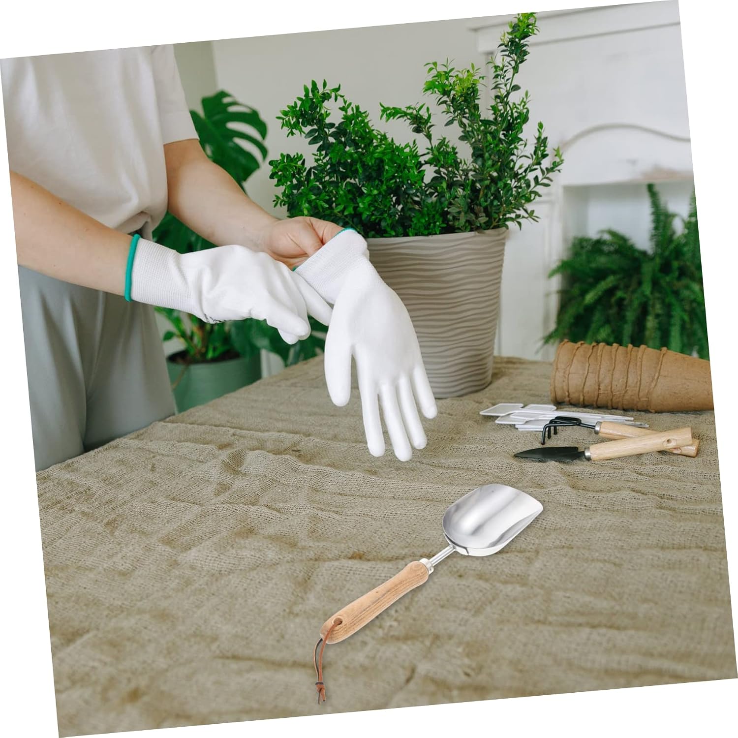 Milisten Balcony Garden Soil Loosening Shovel Ergonomic Small Spade for Planting Transplanting and Fertilizing Home Office School Gardens Gardening Tool