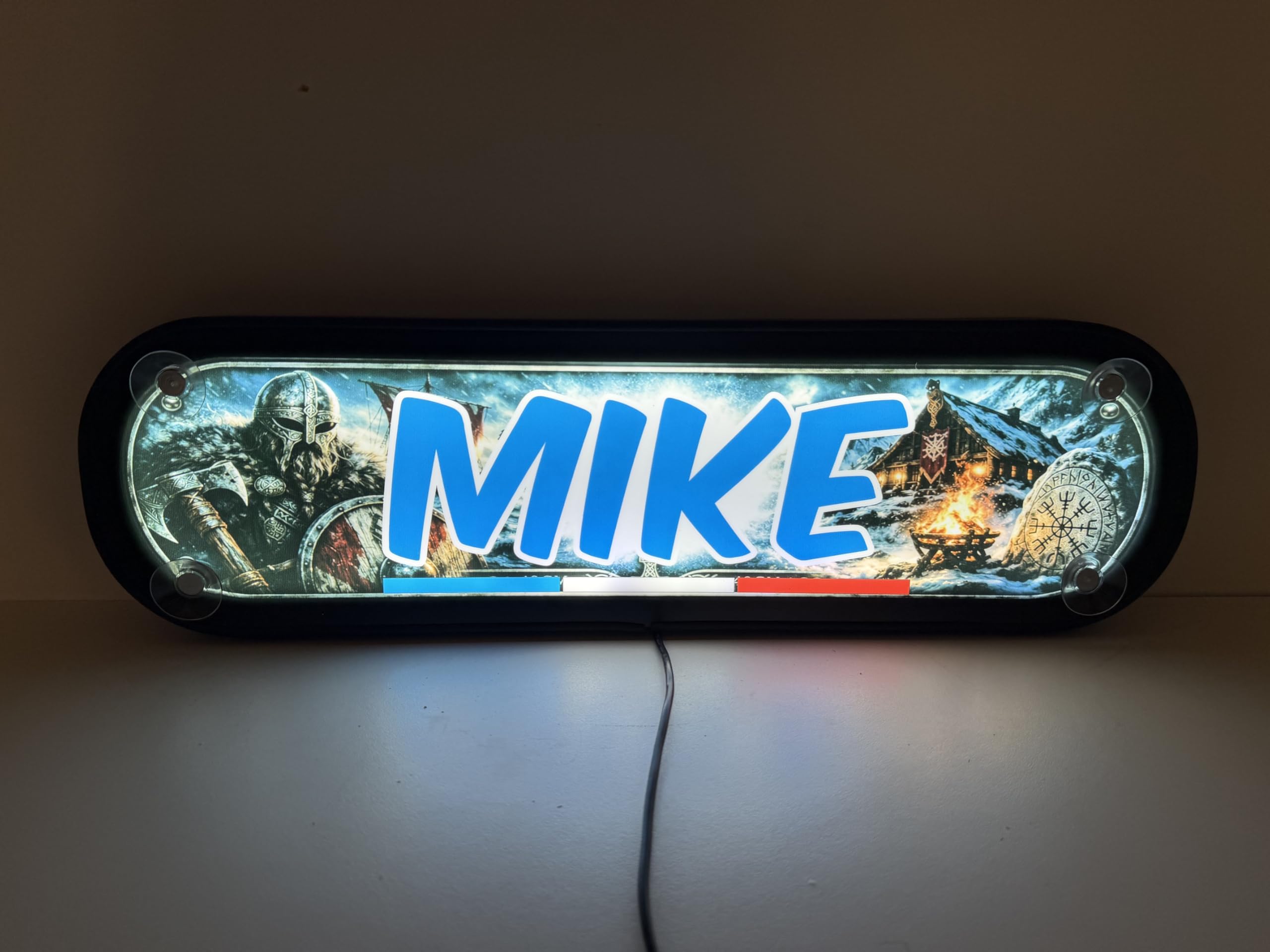 Placa luminosa LED para camiones personalizados con nombre de modelo Excellence – RGBW Ambiance Musical – USB 5V/12V/24V – Cartel de carretera – Regalo de conductor de carretera – Fabricación francesa