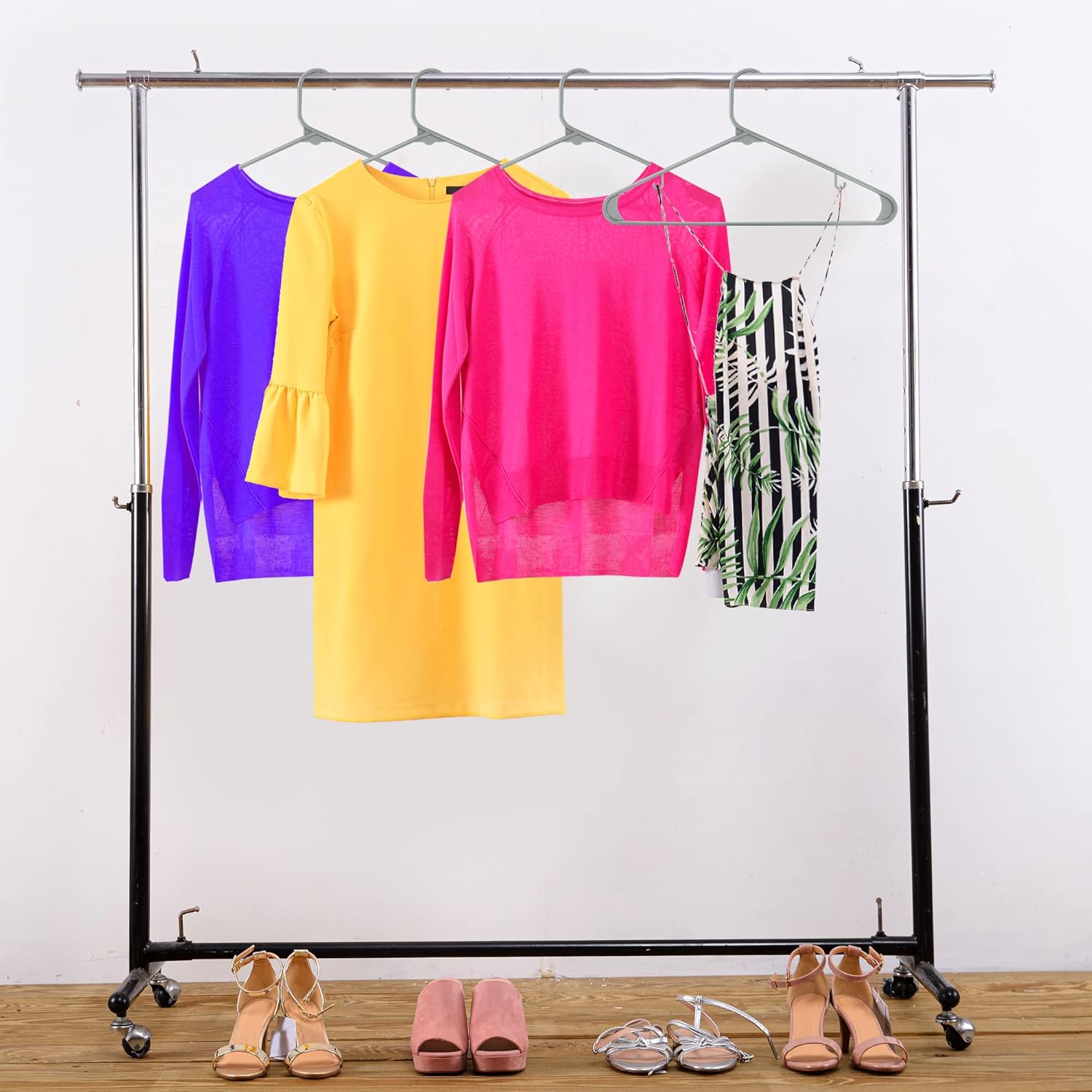 Uia Home Plastic Hanrs - Space Saving Clothes Hanr - Durable &
